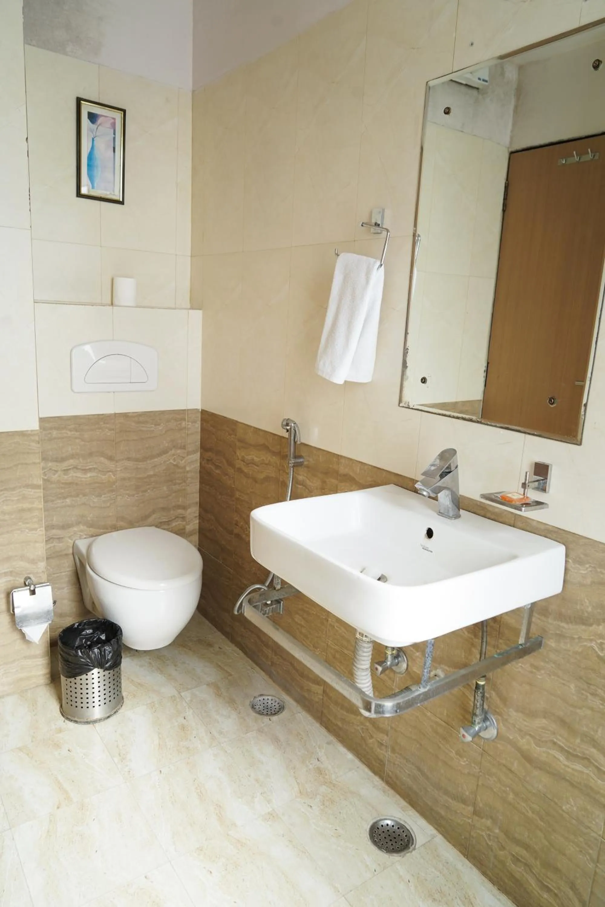 Bathroom in Hotel Yash Regency