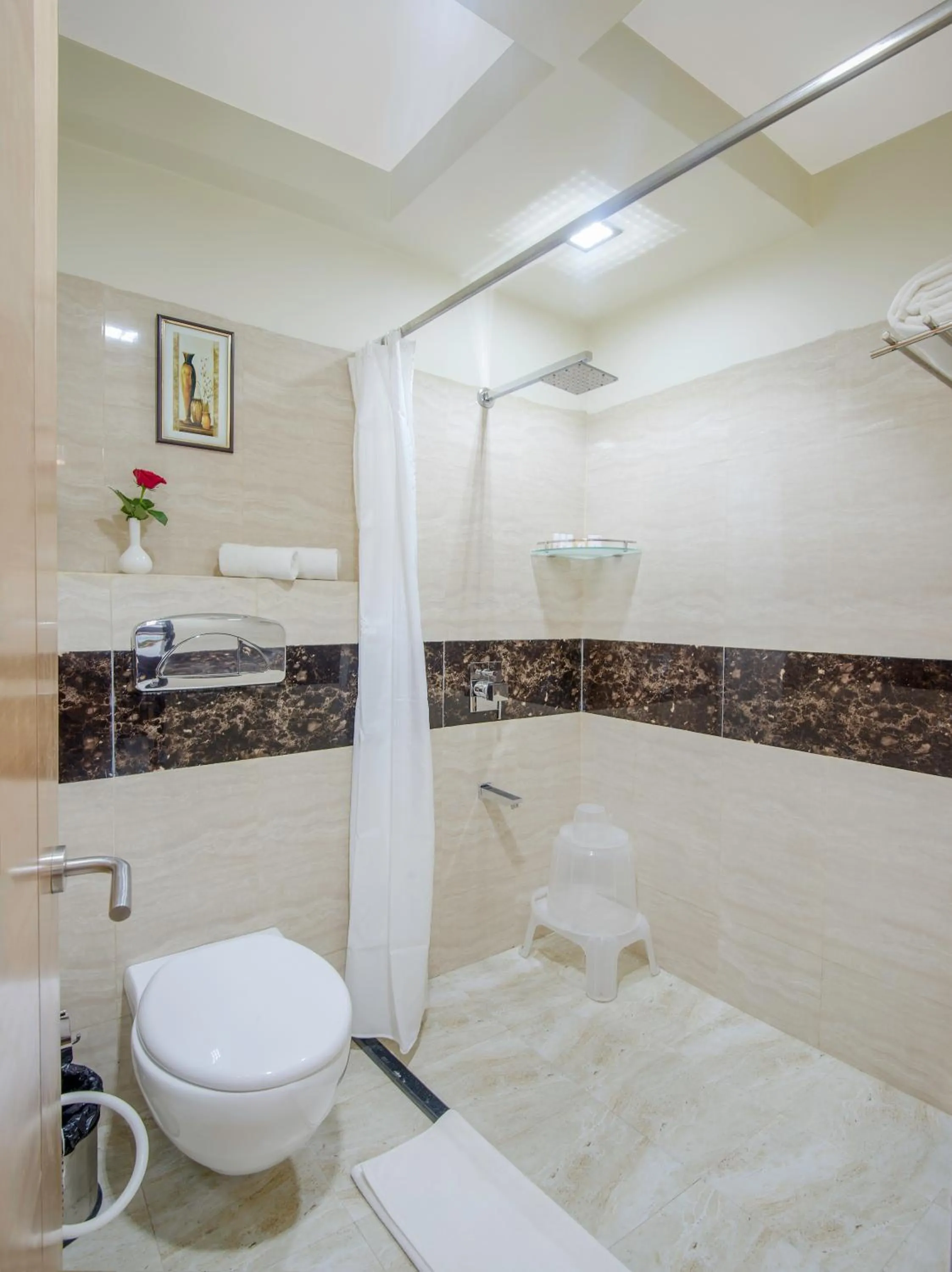 Shower, Bathroom in Hotel Yash Regency