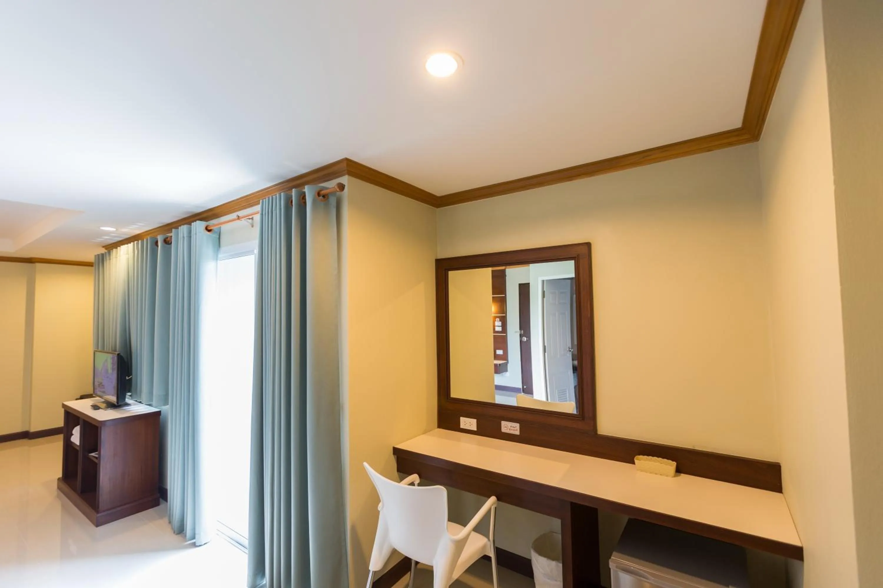 Bed in Thungtawan Hotel