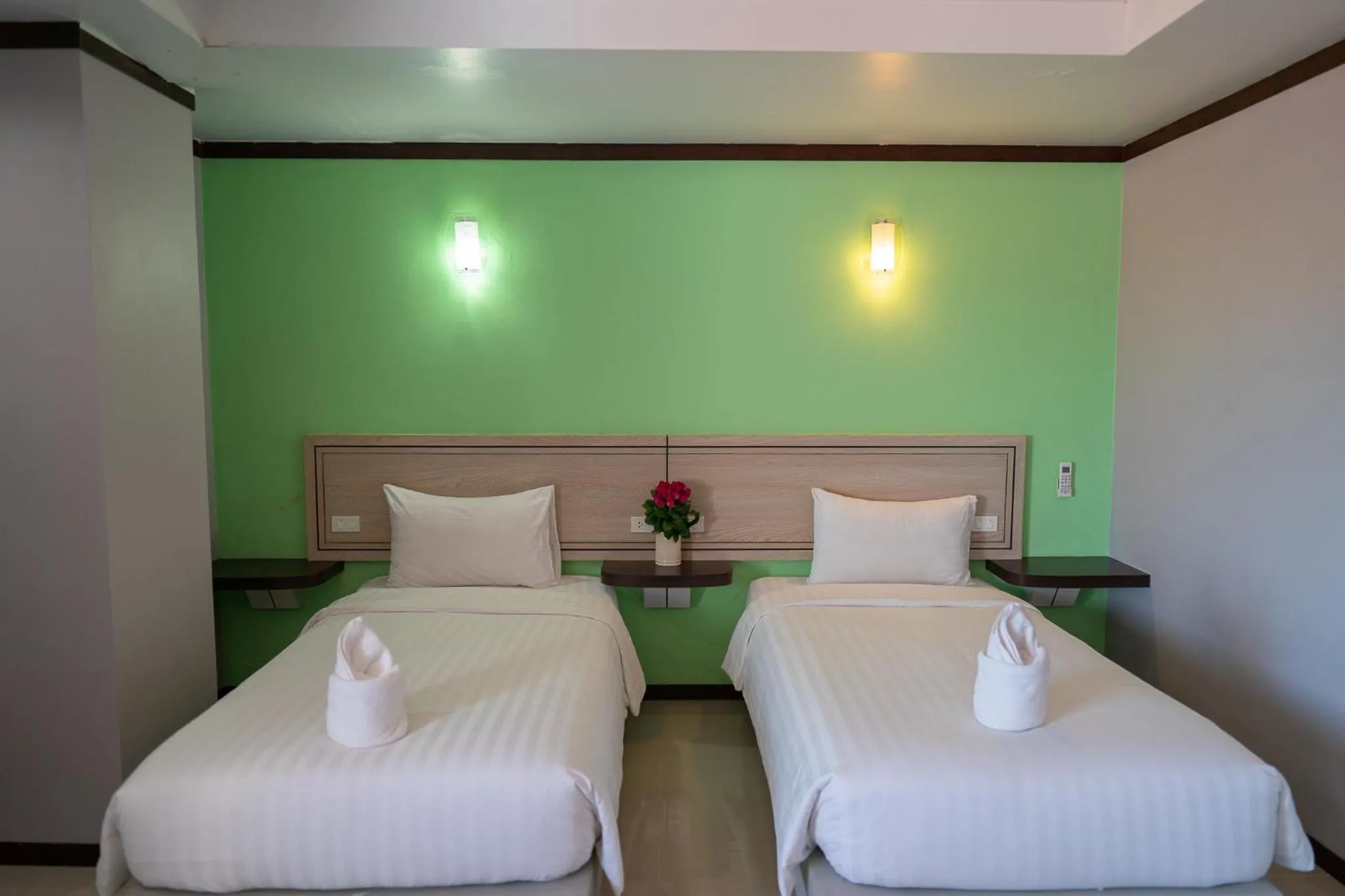 Bed in Thungtawan Hotel