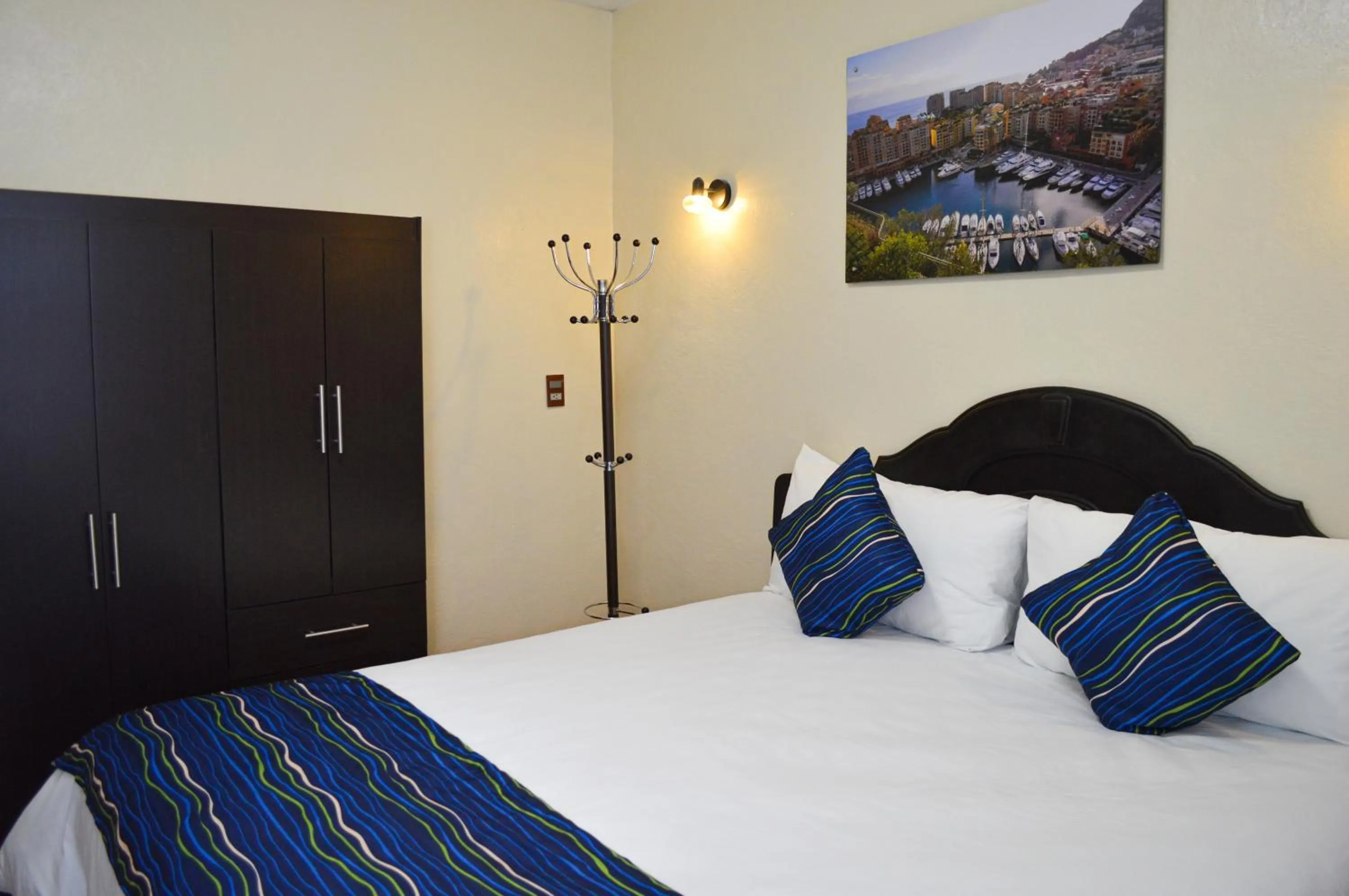 Bedroom in Capital O Casa Rotter