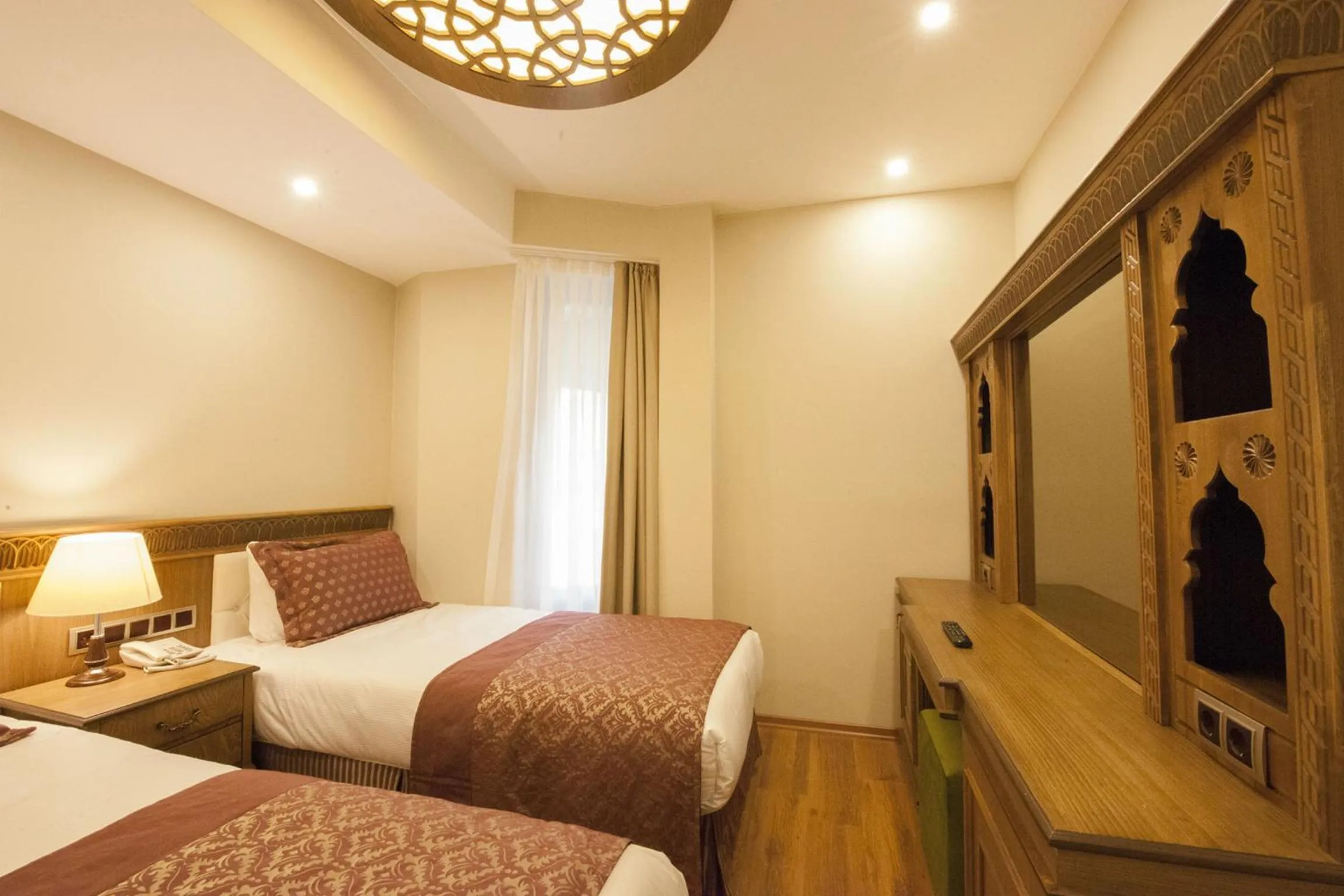 Bedroom, Bed in Hotel Ney