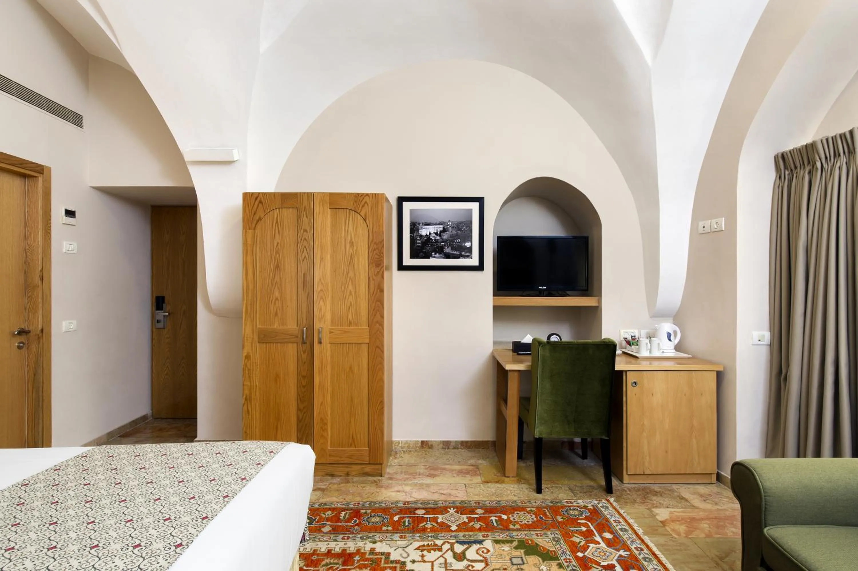 Bed in The Sephardic House Hotel in The Jewish Quarter