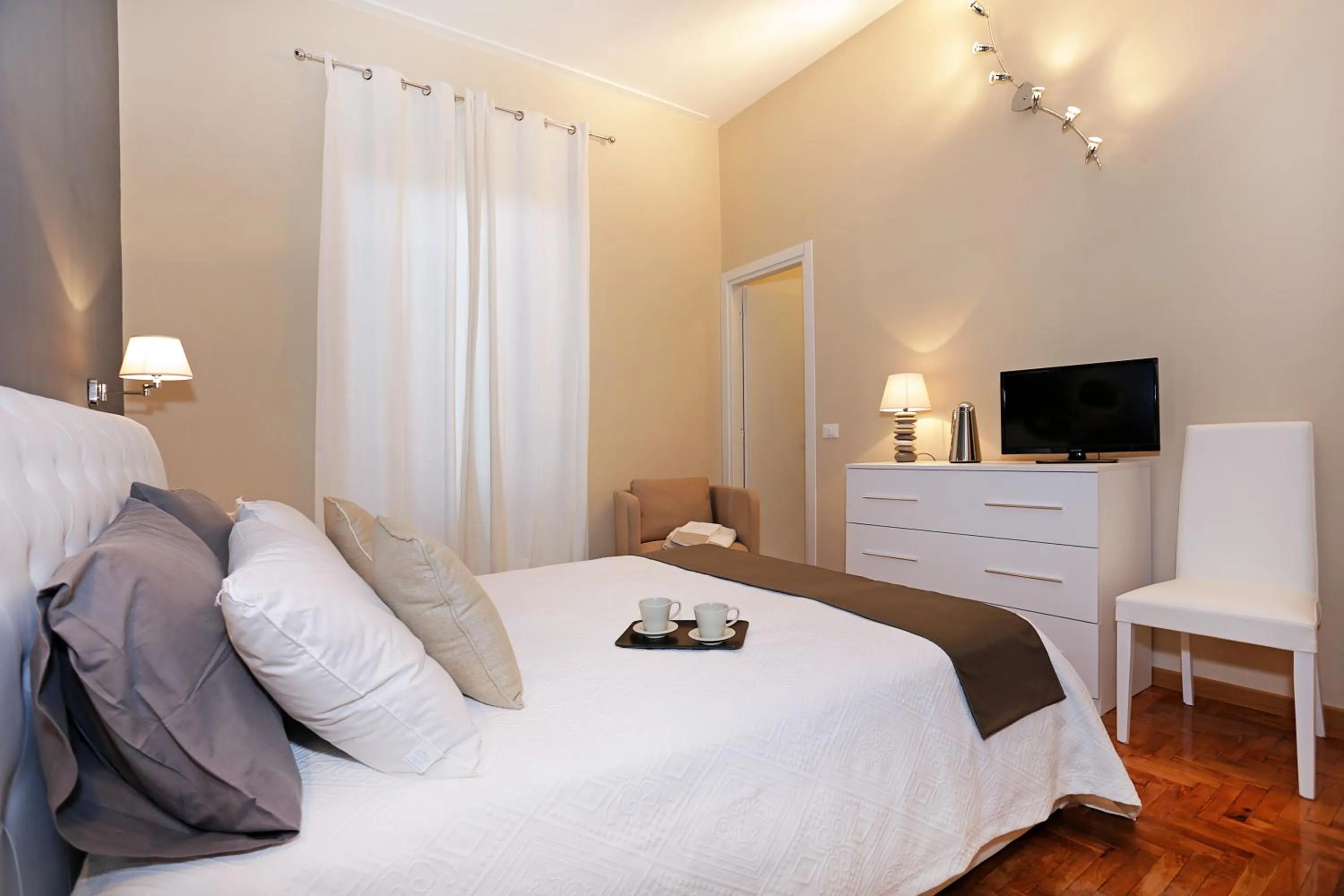 Bedroom, Bed in San Vito Suites