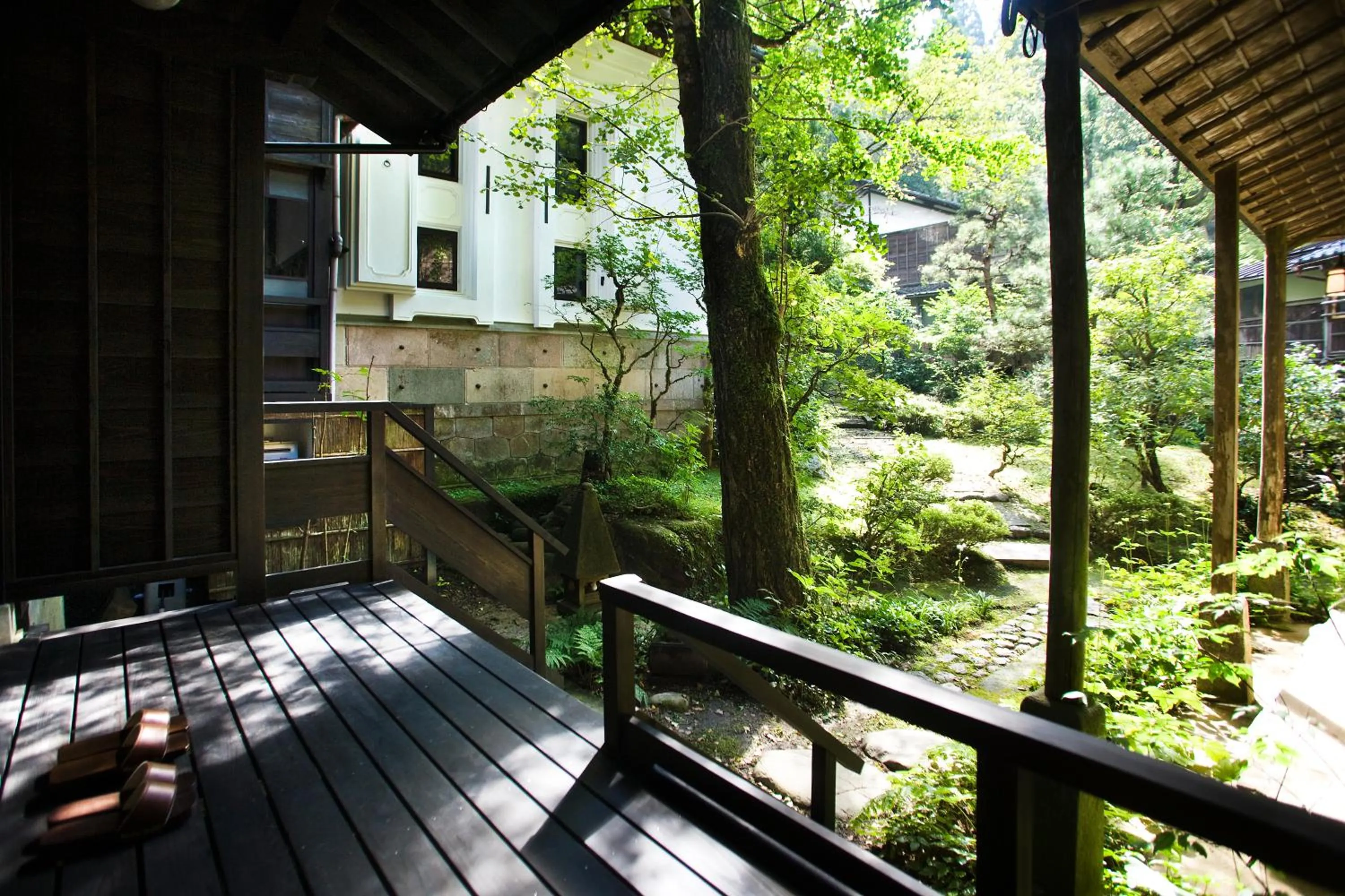 Garden in Motoyu Ishiya