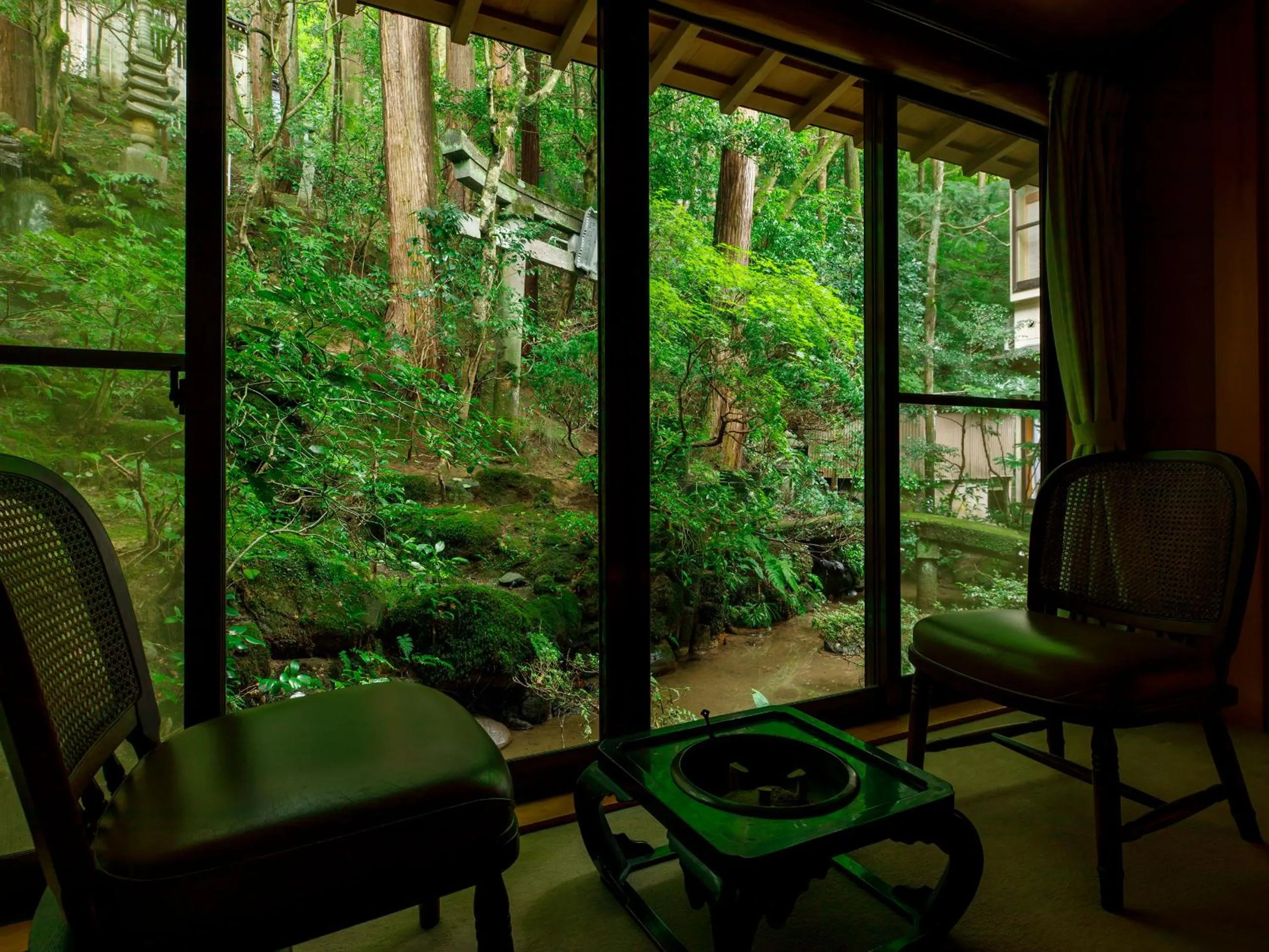 Photo of the whole room in Motoyu Ishiya