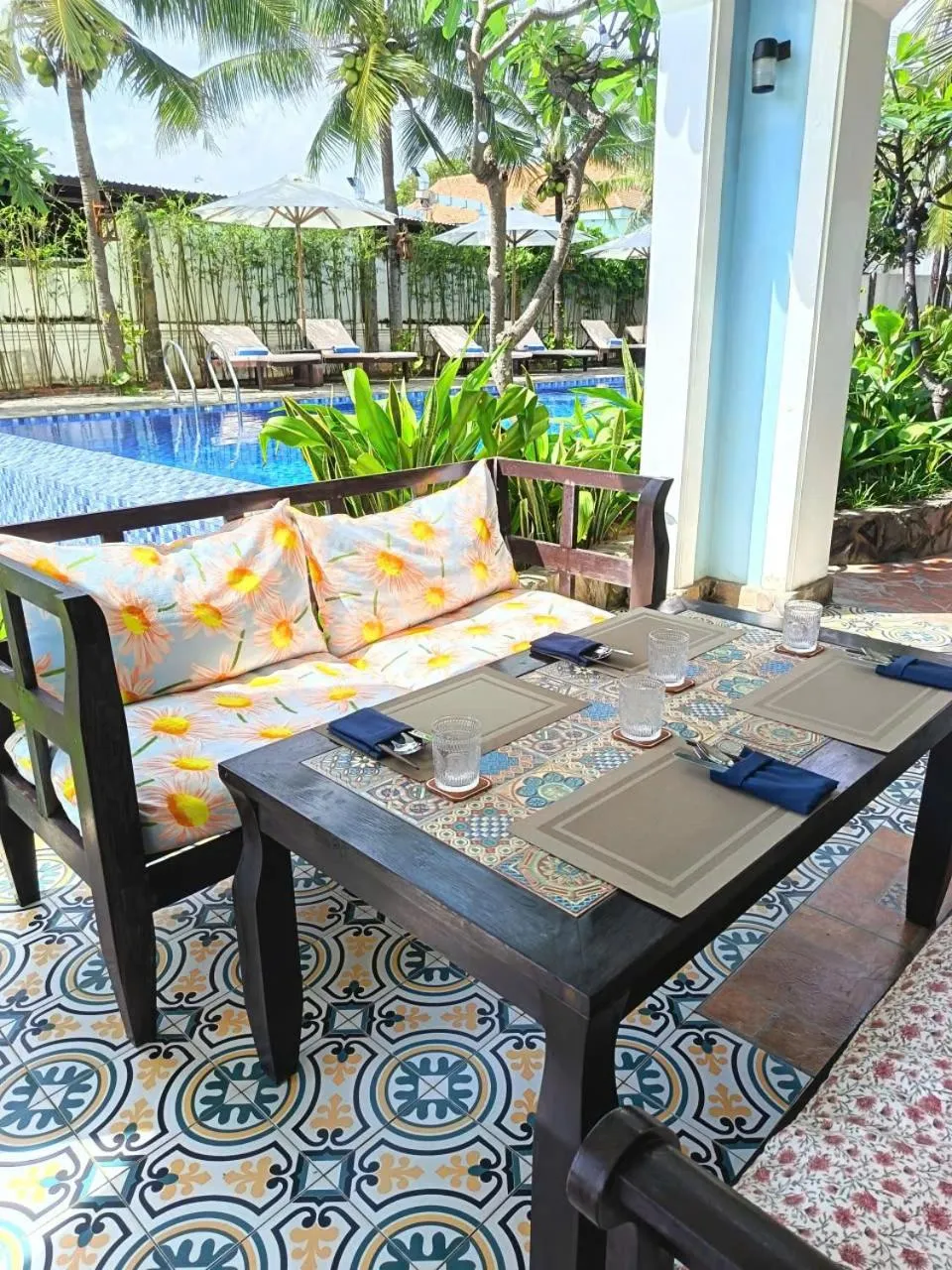 Restaurant/places to eat in Grace Boutique Resort