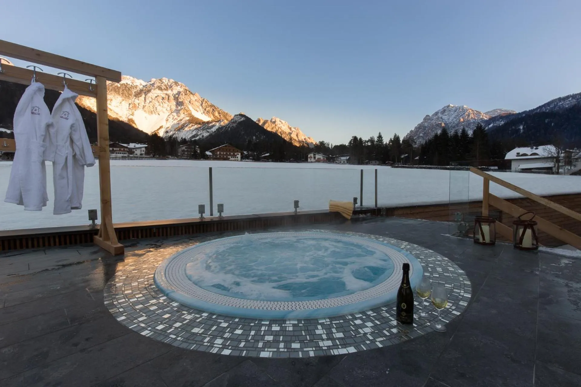 Hot Tub in Mountainlodge Luxalpine