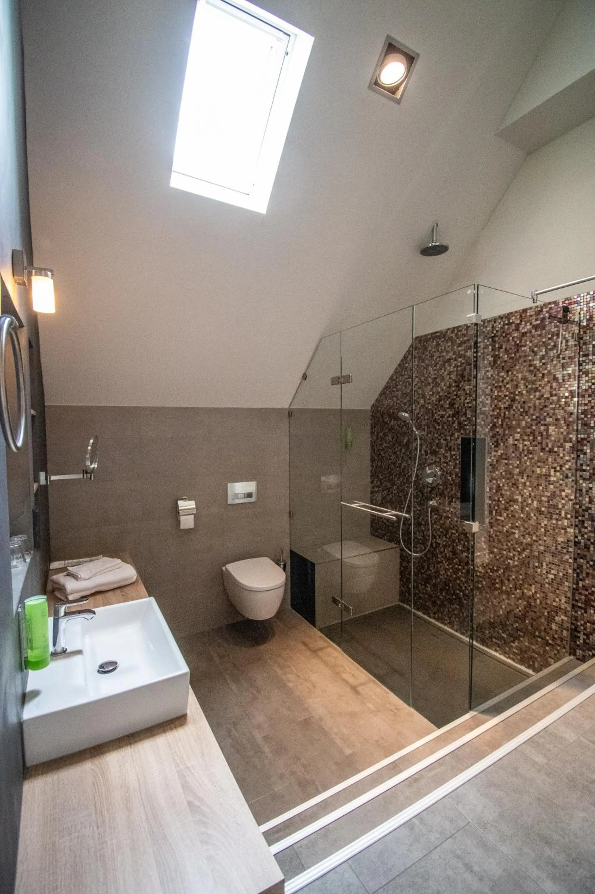 Shower in Erfgoed Bossem