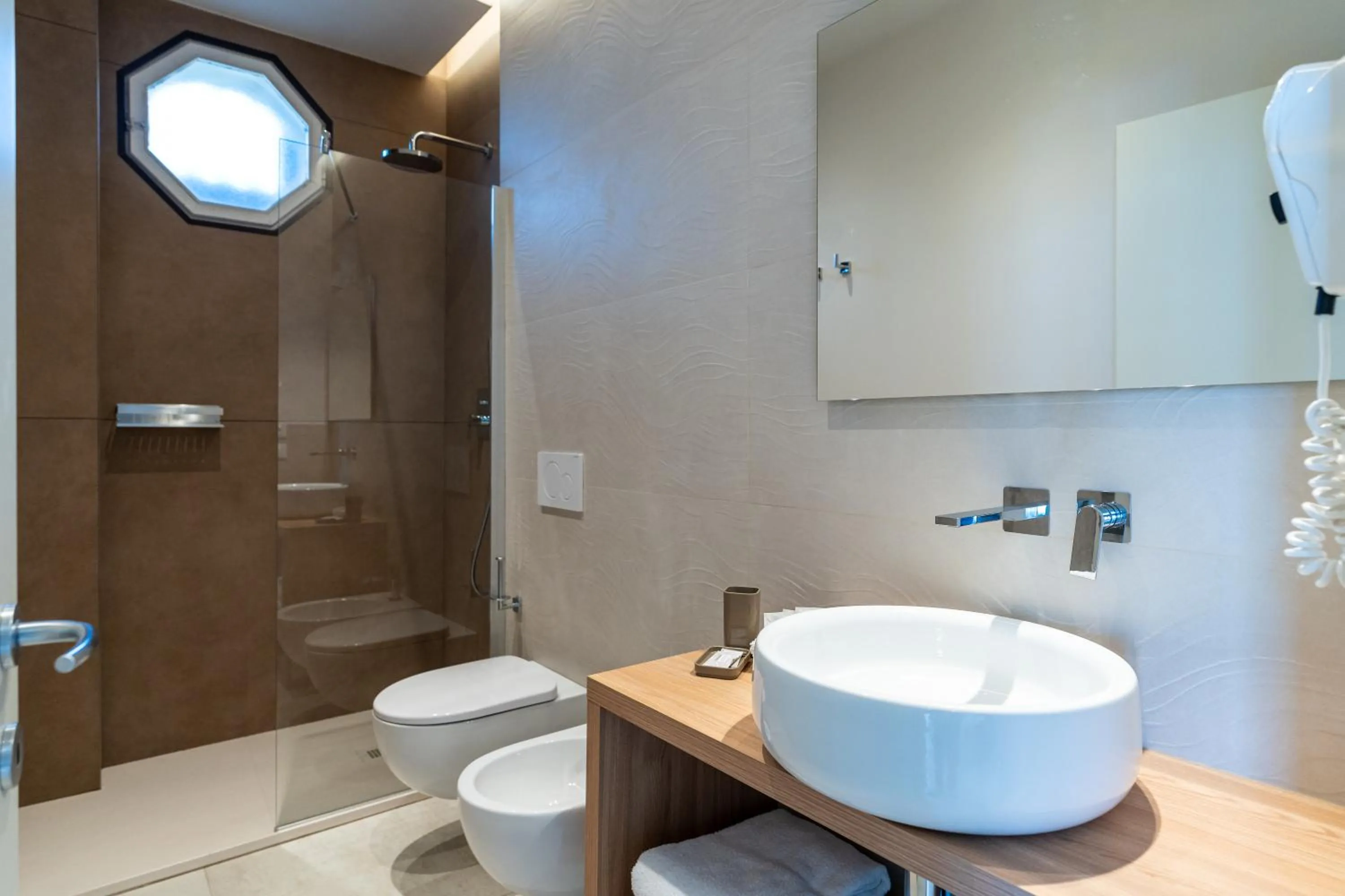 Shower in Miomar Beach Hotel