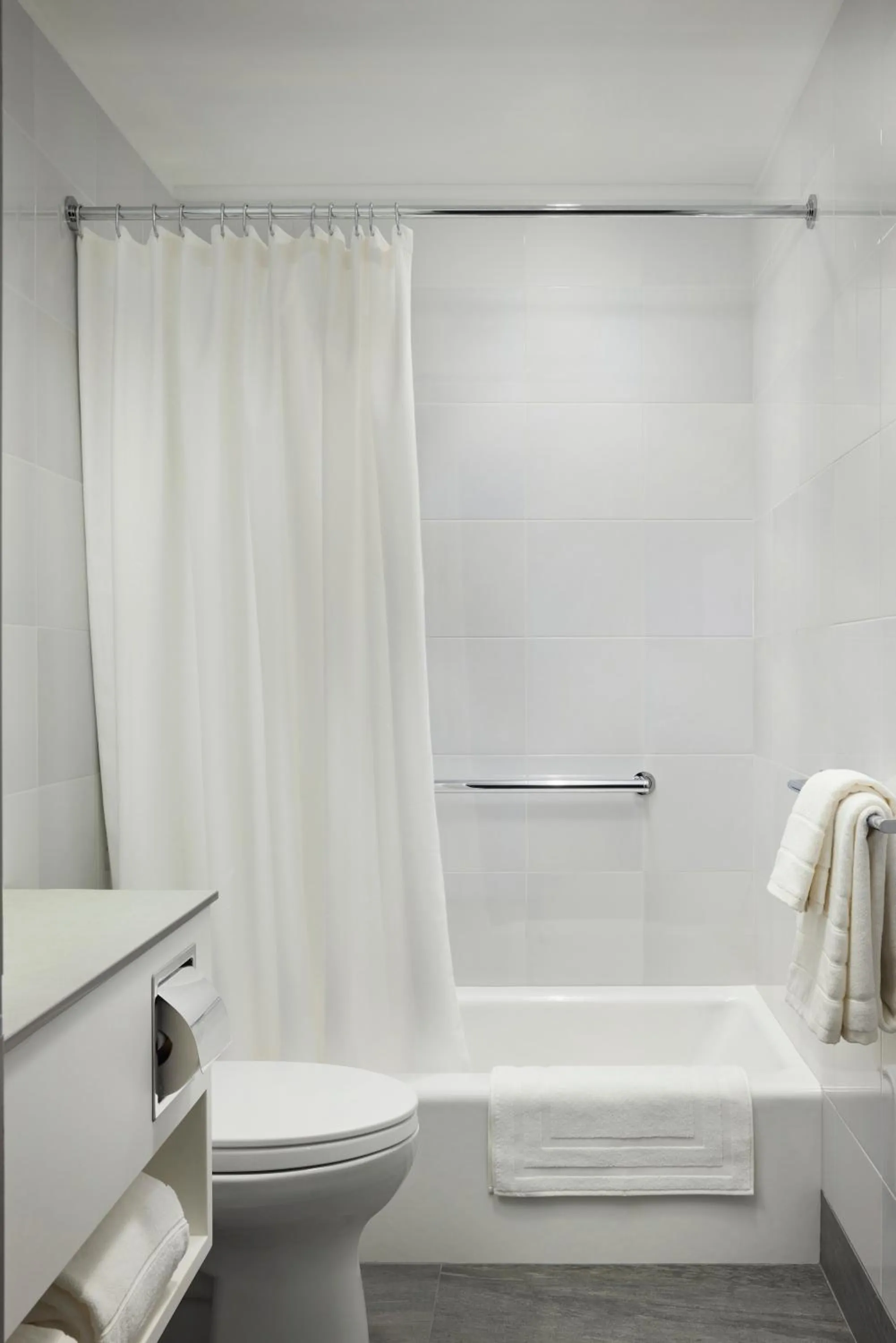 Bathroom in The Melrose Hotel