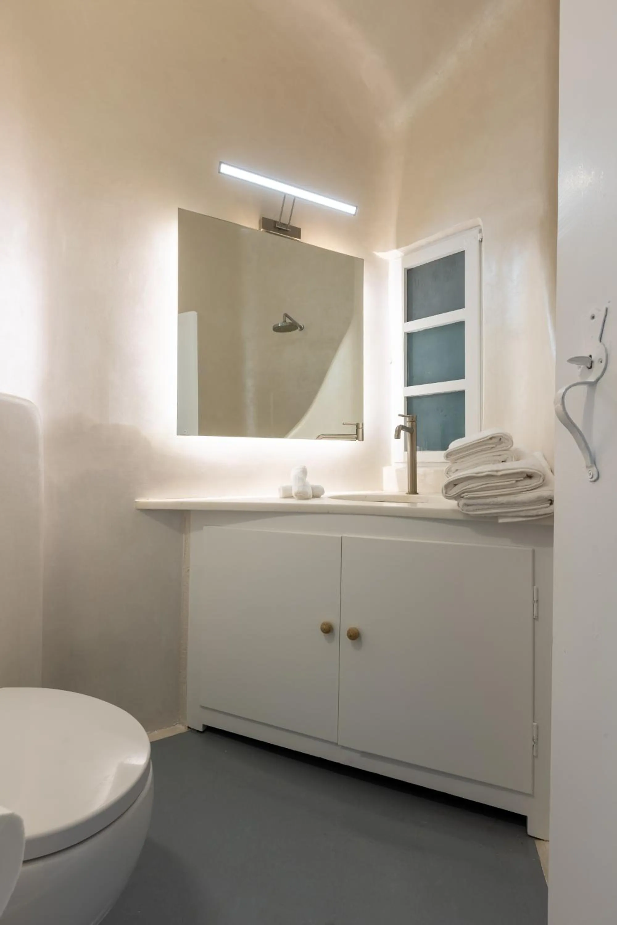 Bathroom in Heavens Edge