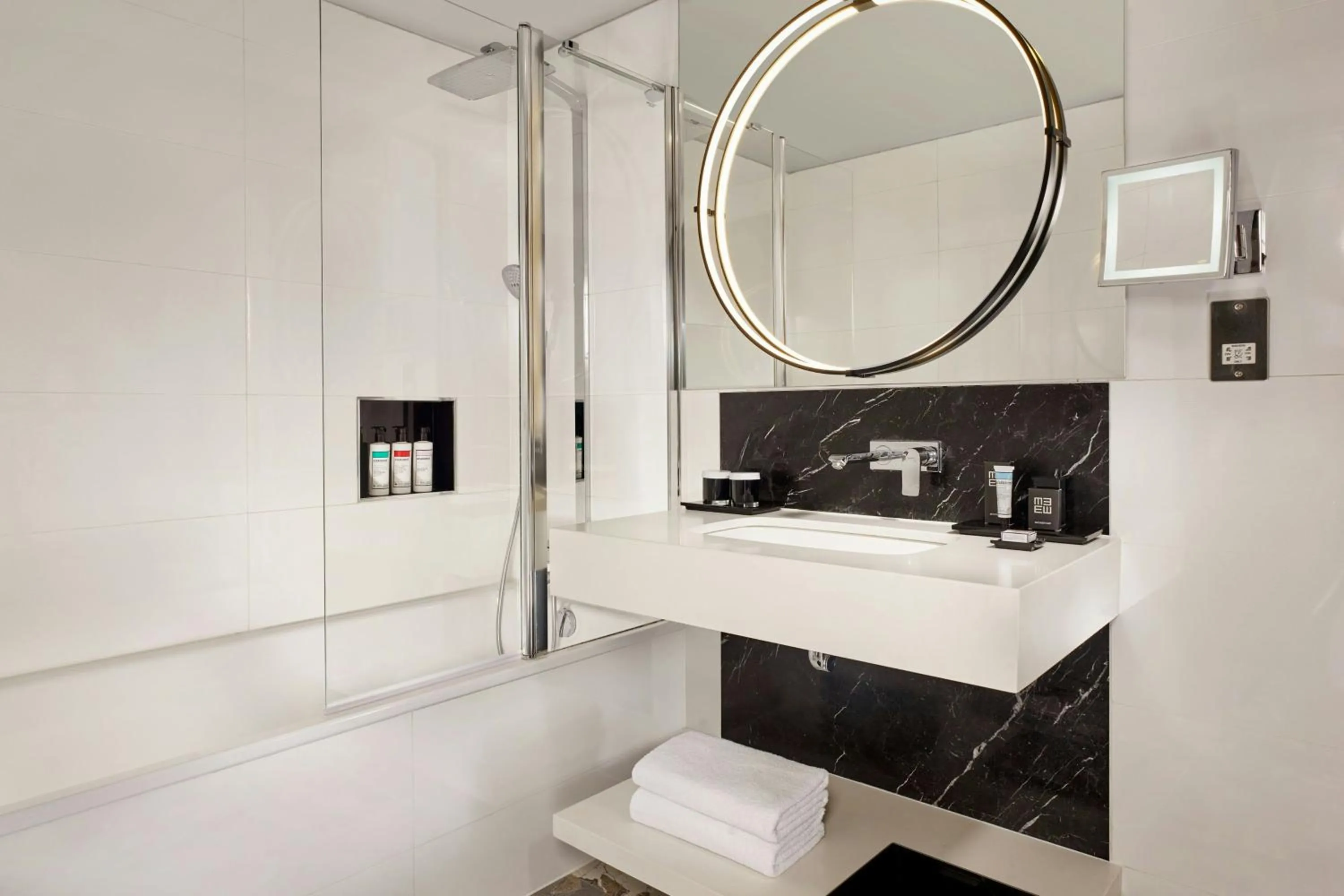 Bathroom in Montcalm East, Autograph Collection