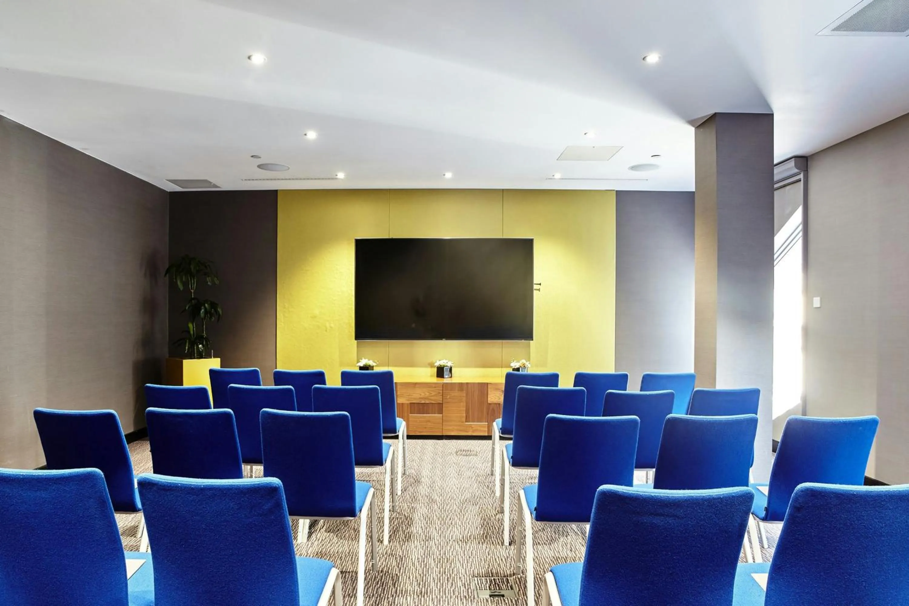 Meeting/conference room in Montcalm East, Autograph Collection