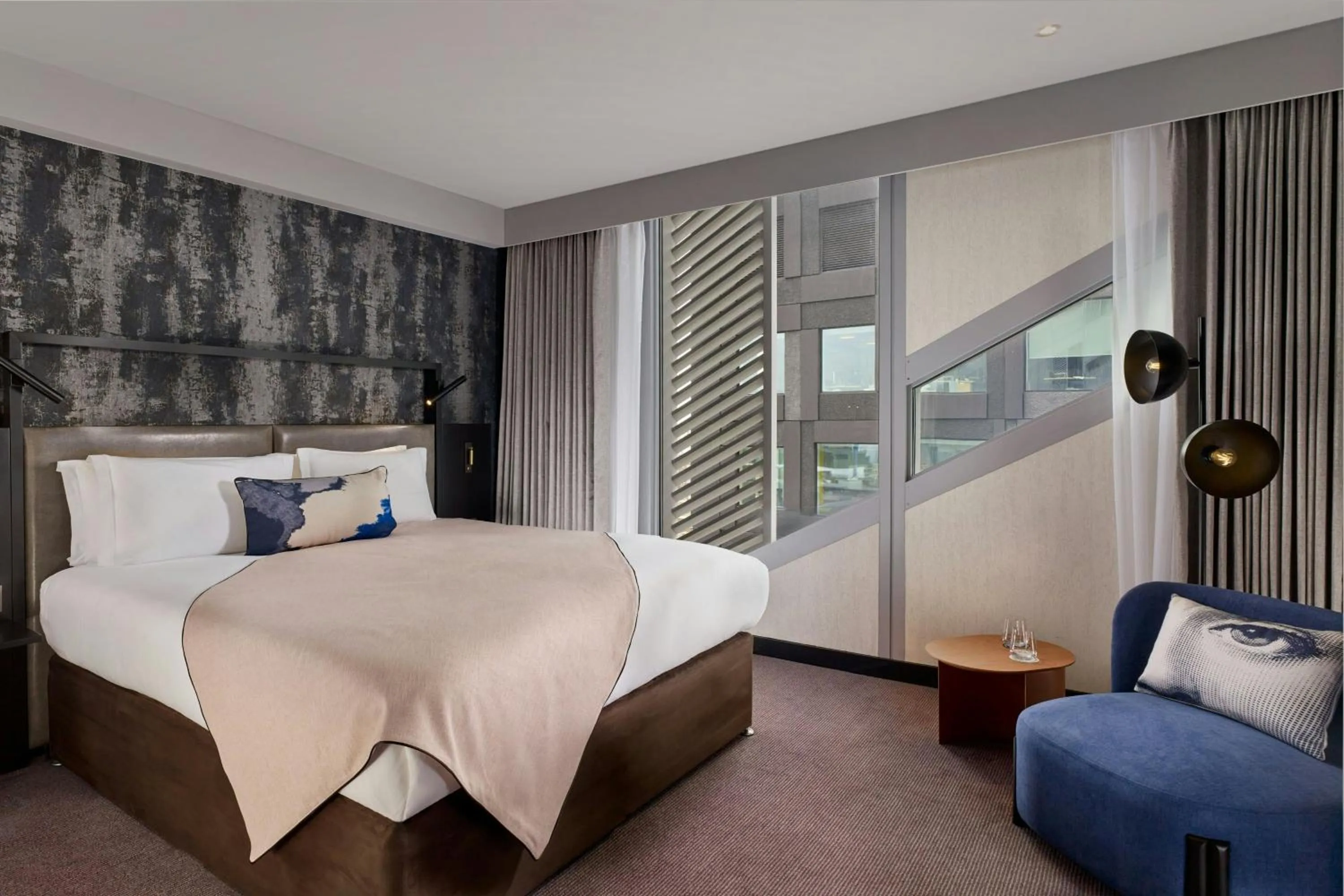 Photo of the whole room, Bed in Montcalm East, Autograph Collection