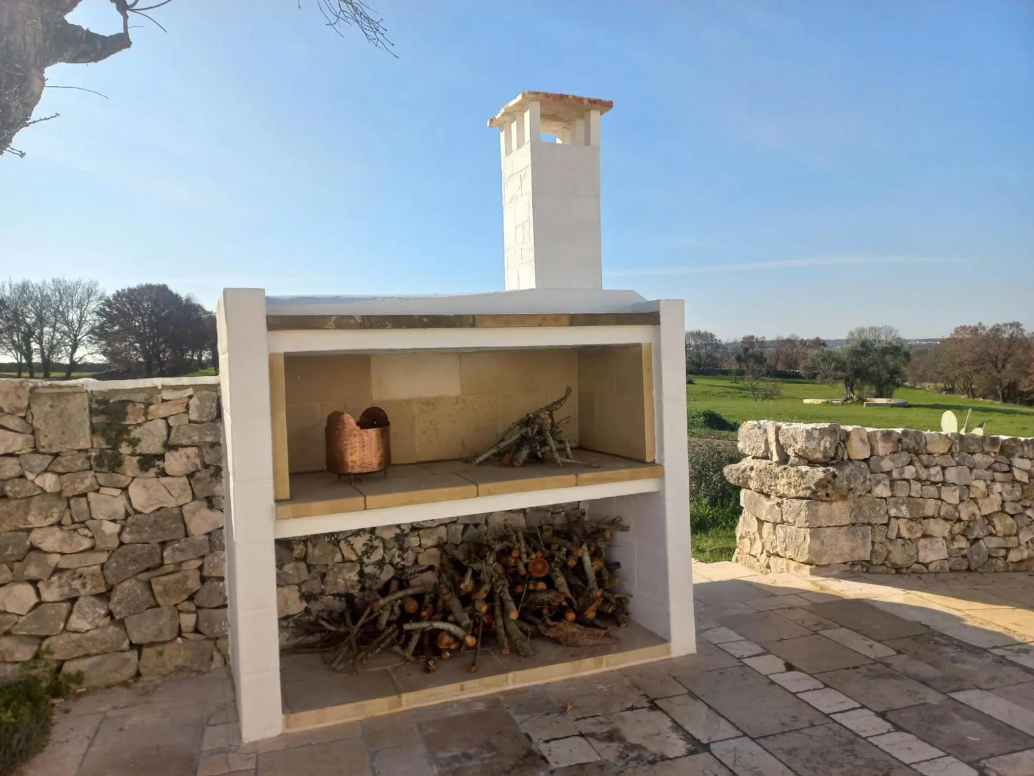 oven in Trullo Dimora Podere Papilio
