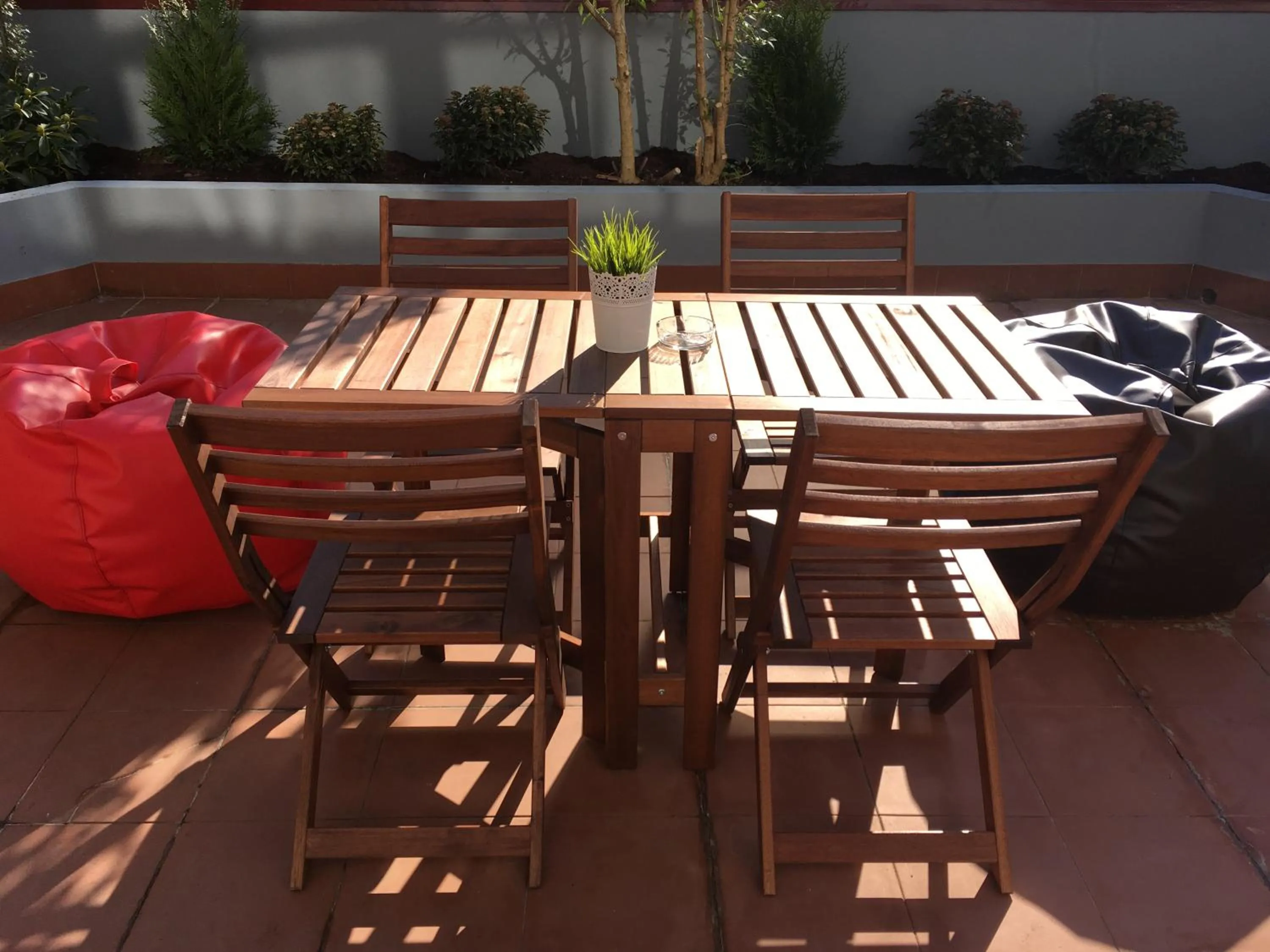 Garden in Miguel Bombarda Cozy Apartment