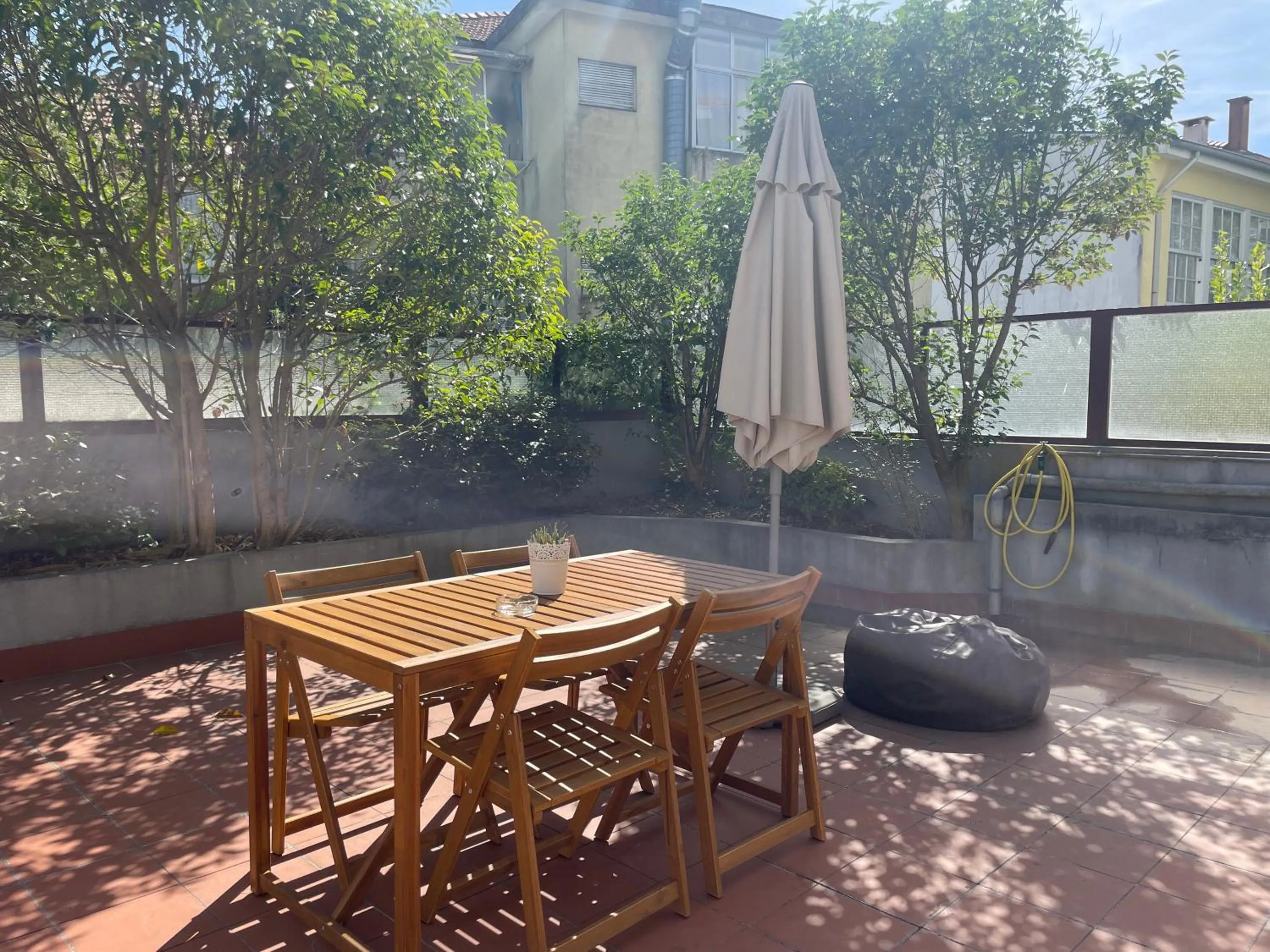 Garden in Miguel Bombarda Cozy Apartment