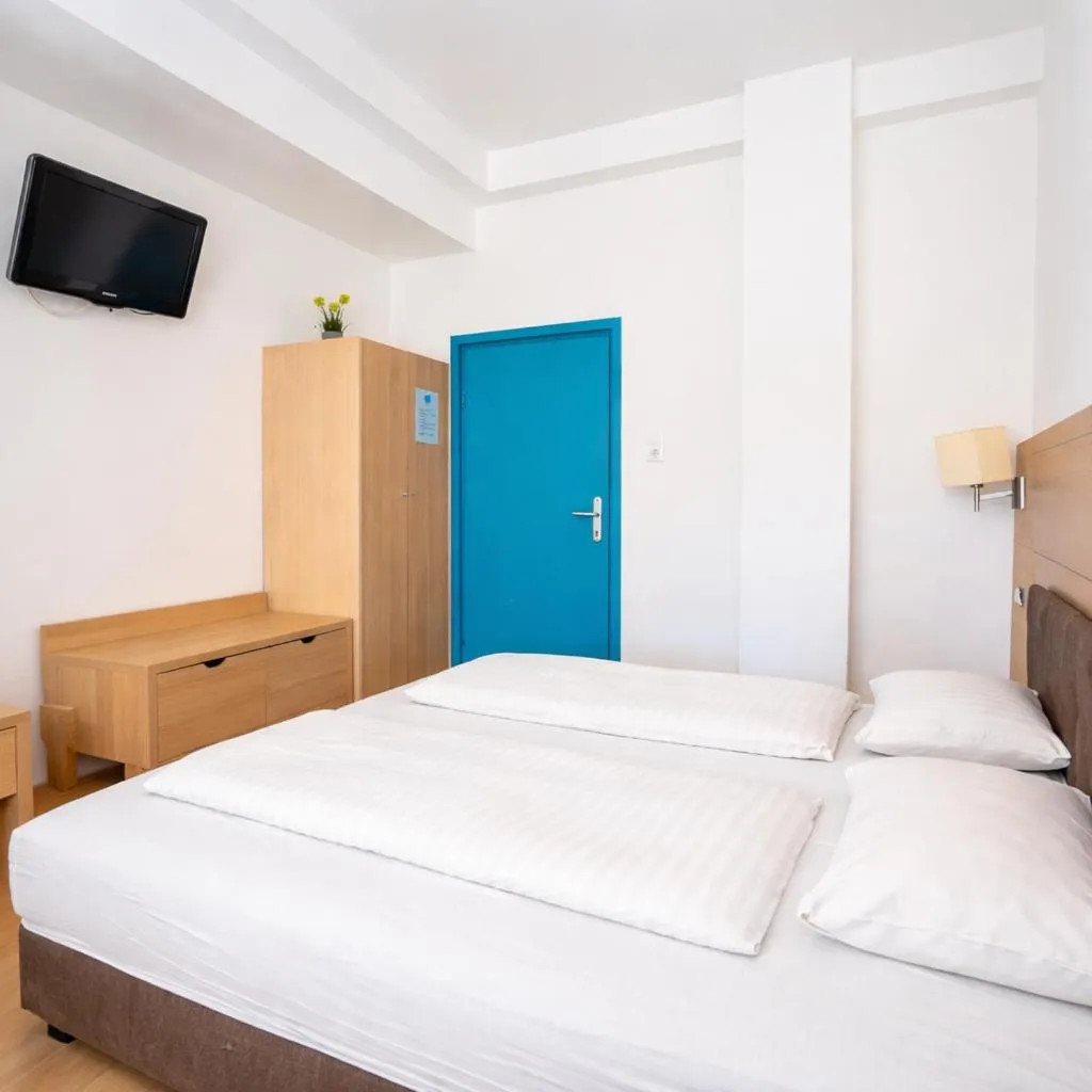 Photo of the whole room, Bed in WOW City Hostel