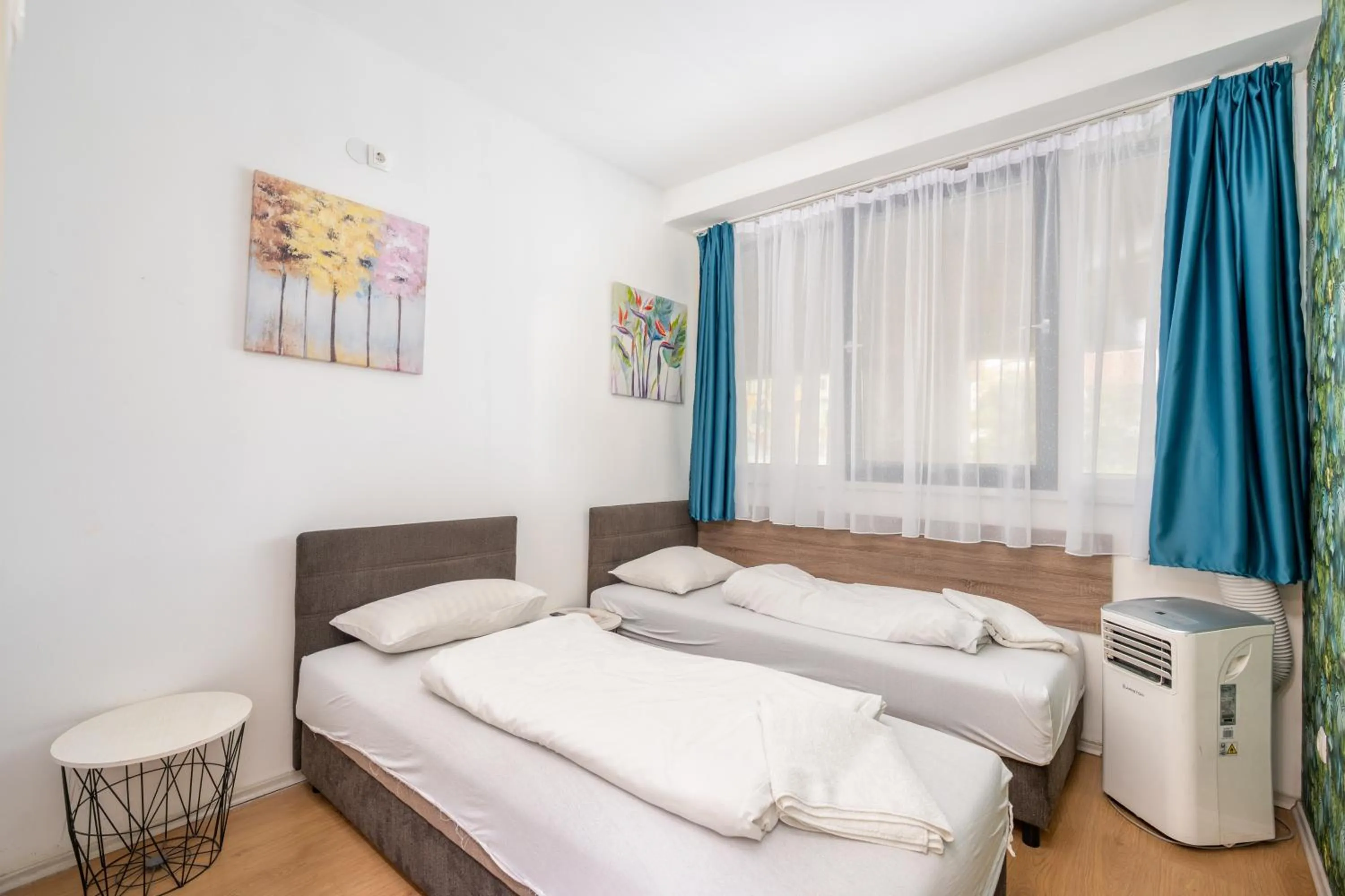 Twin Room with Private External Bathroom in WOW City Hostel