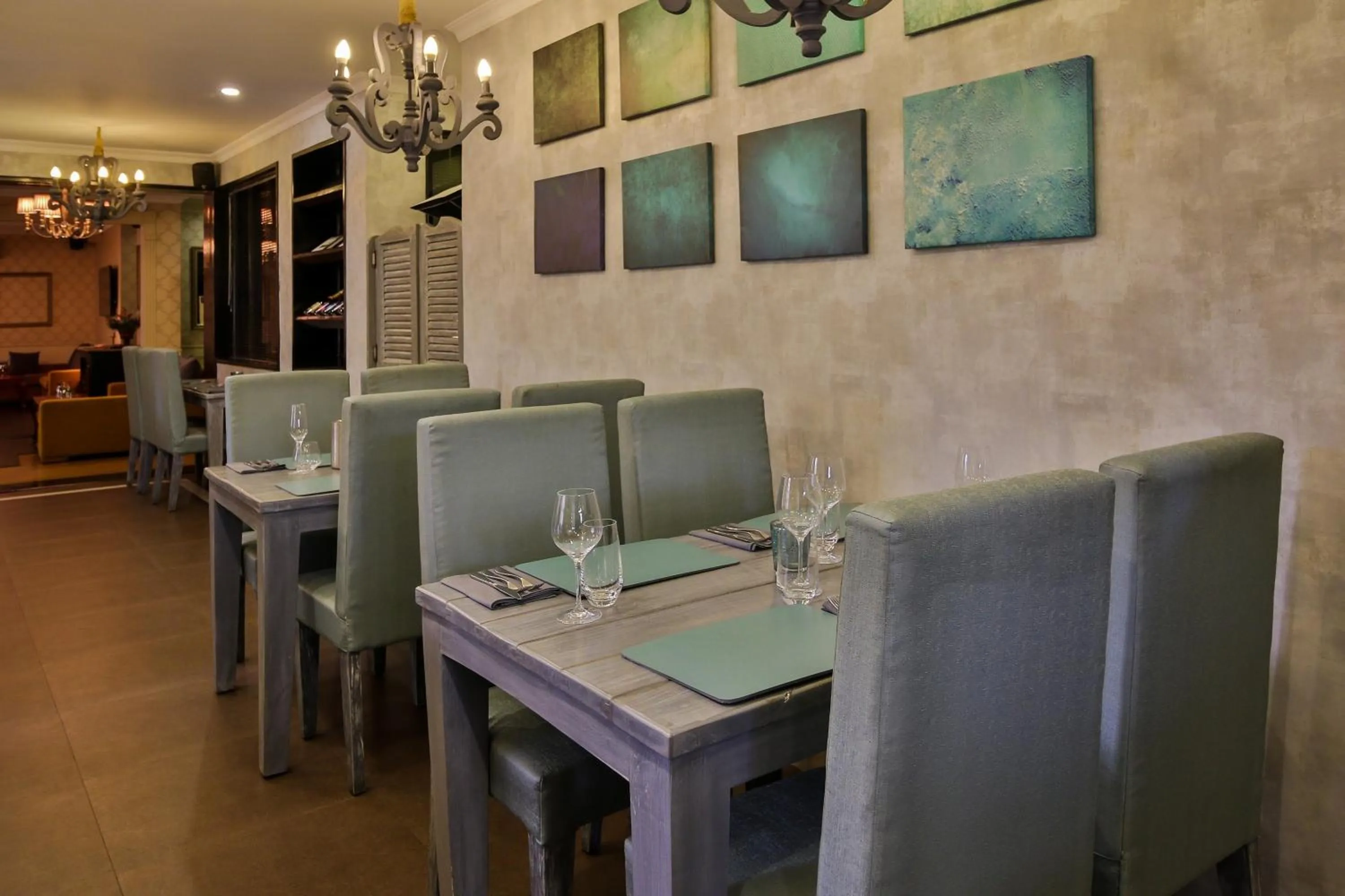 Dining area in La Maison by Dia Hotels and Homes