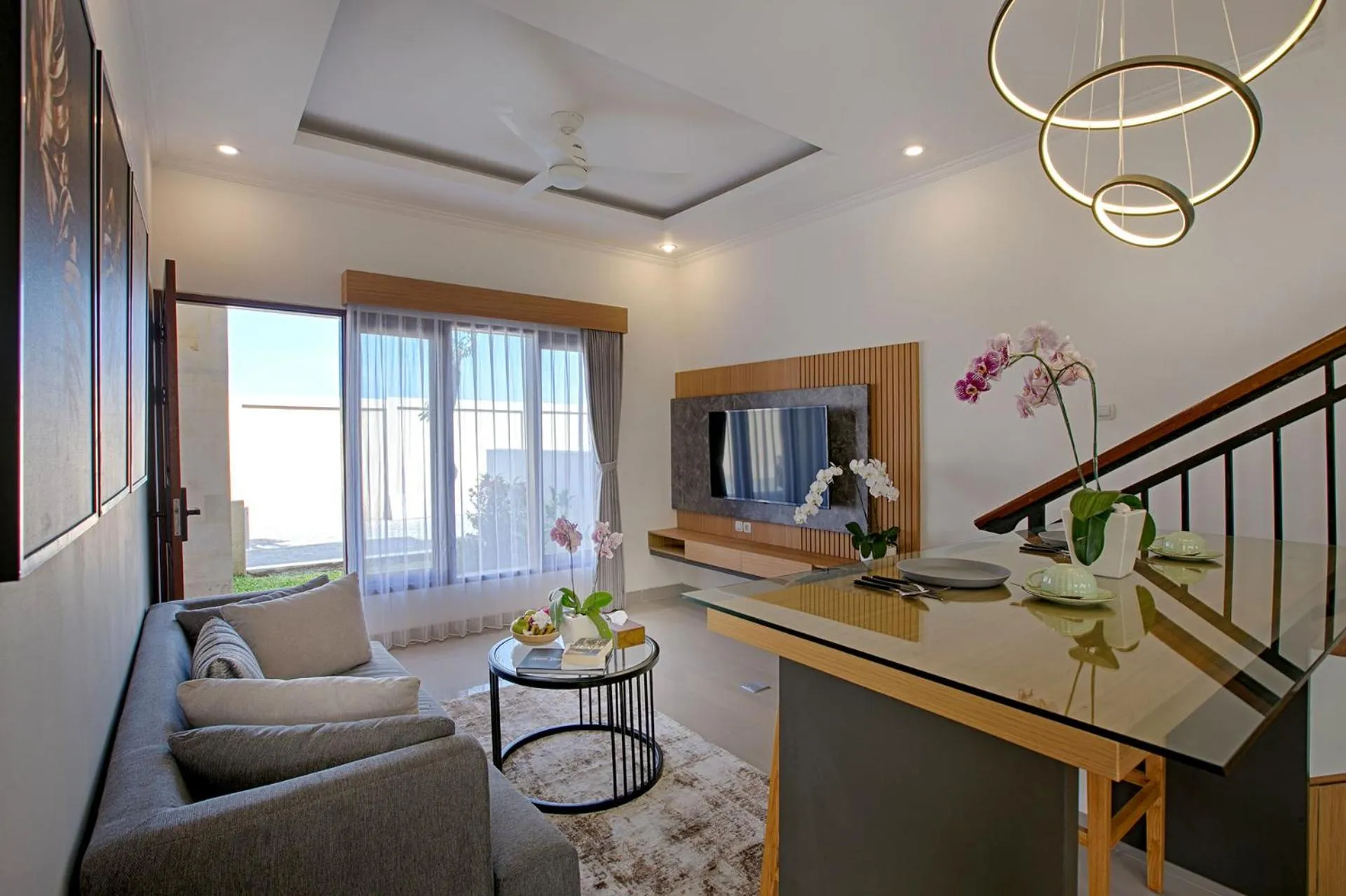 Dining area in Taman Seminyak Suites