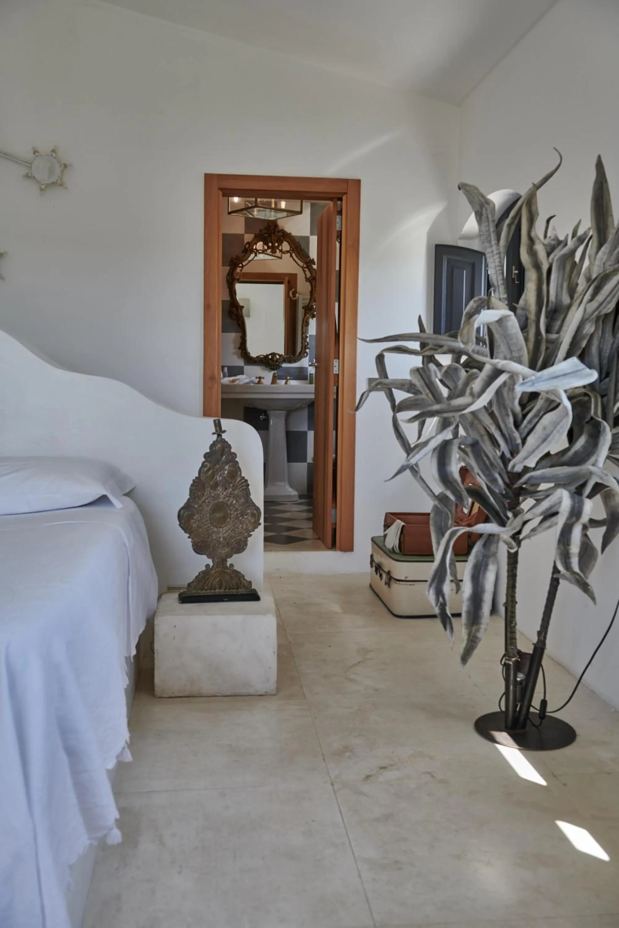 Shower, Bed in Masseria Prosperi