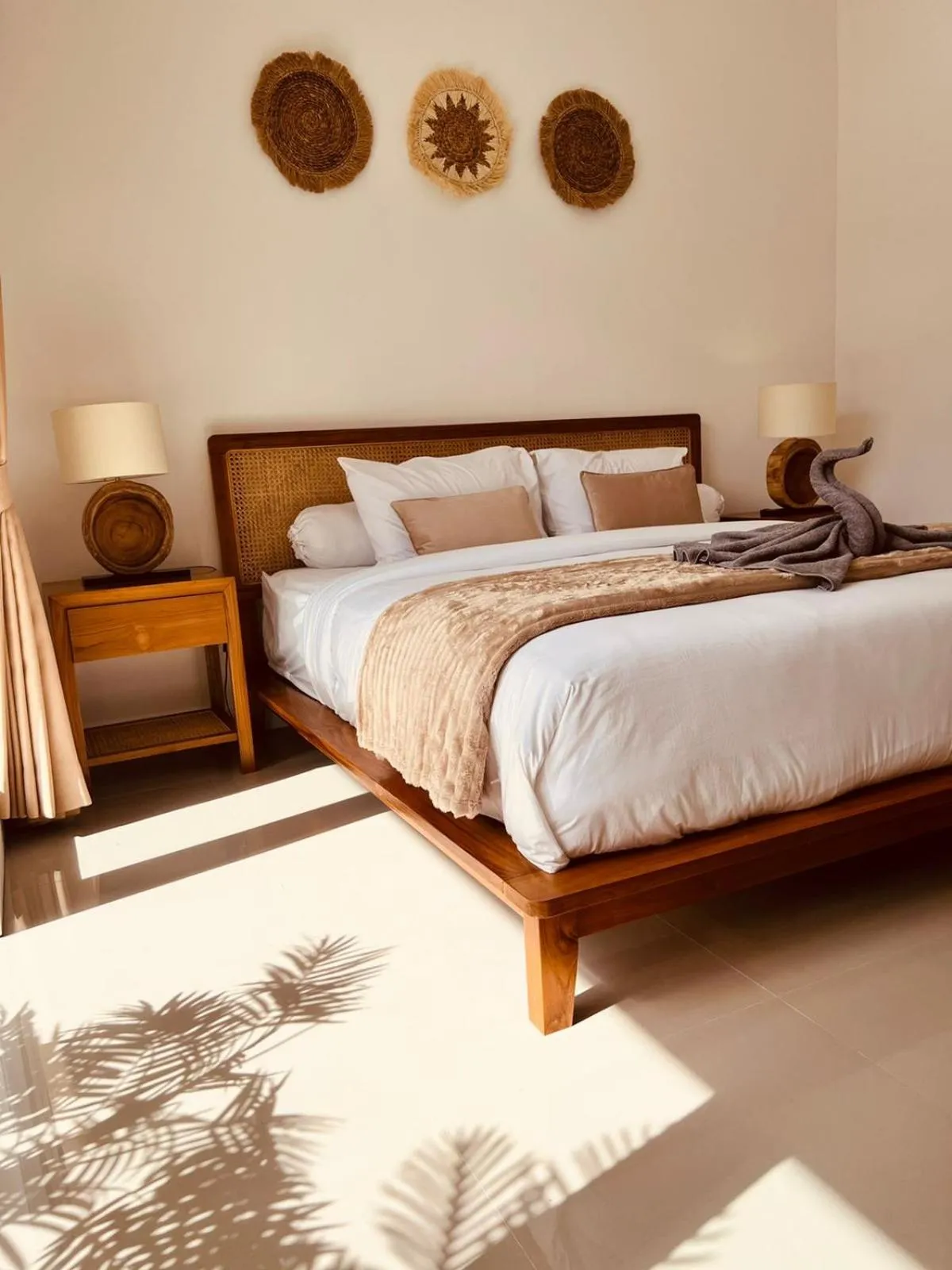 Bed in Villa Noni Kerobokan - By Bali Lyfe Venture