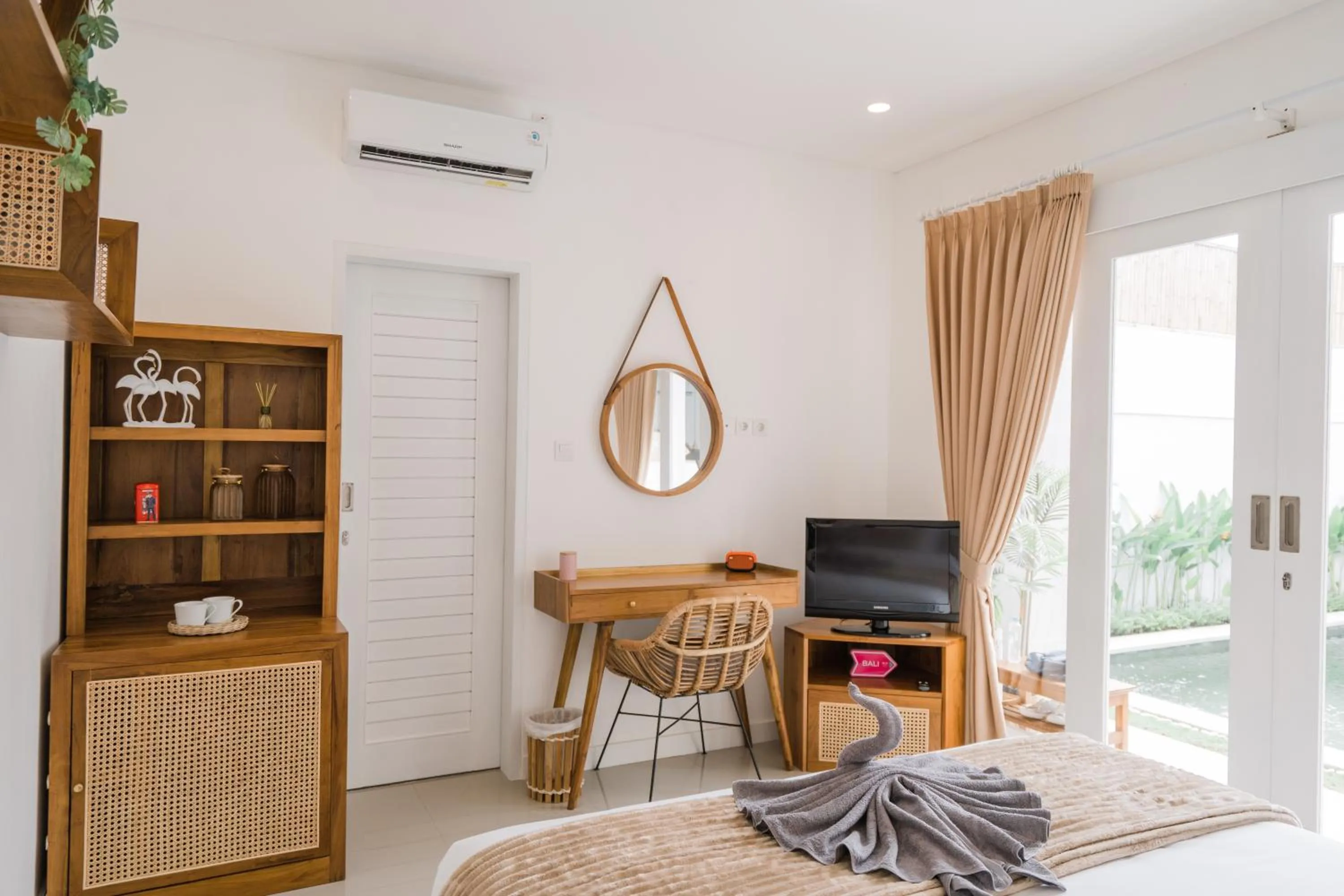 Bedroom, Bed in Villa Noni Kerobokan - By Bali Lyfe Venture