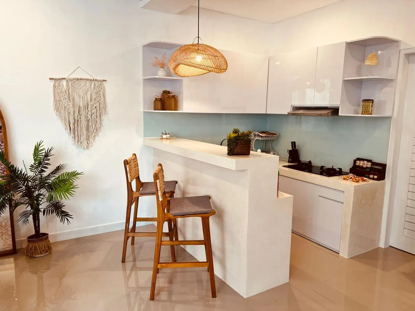 Kitchen or kitchenette in Villa Noni Kerobokan - By Bali Lyfe Venture
