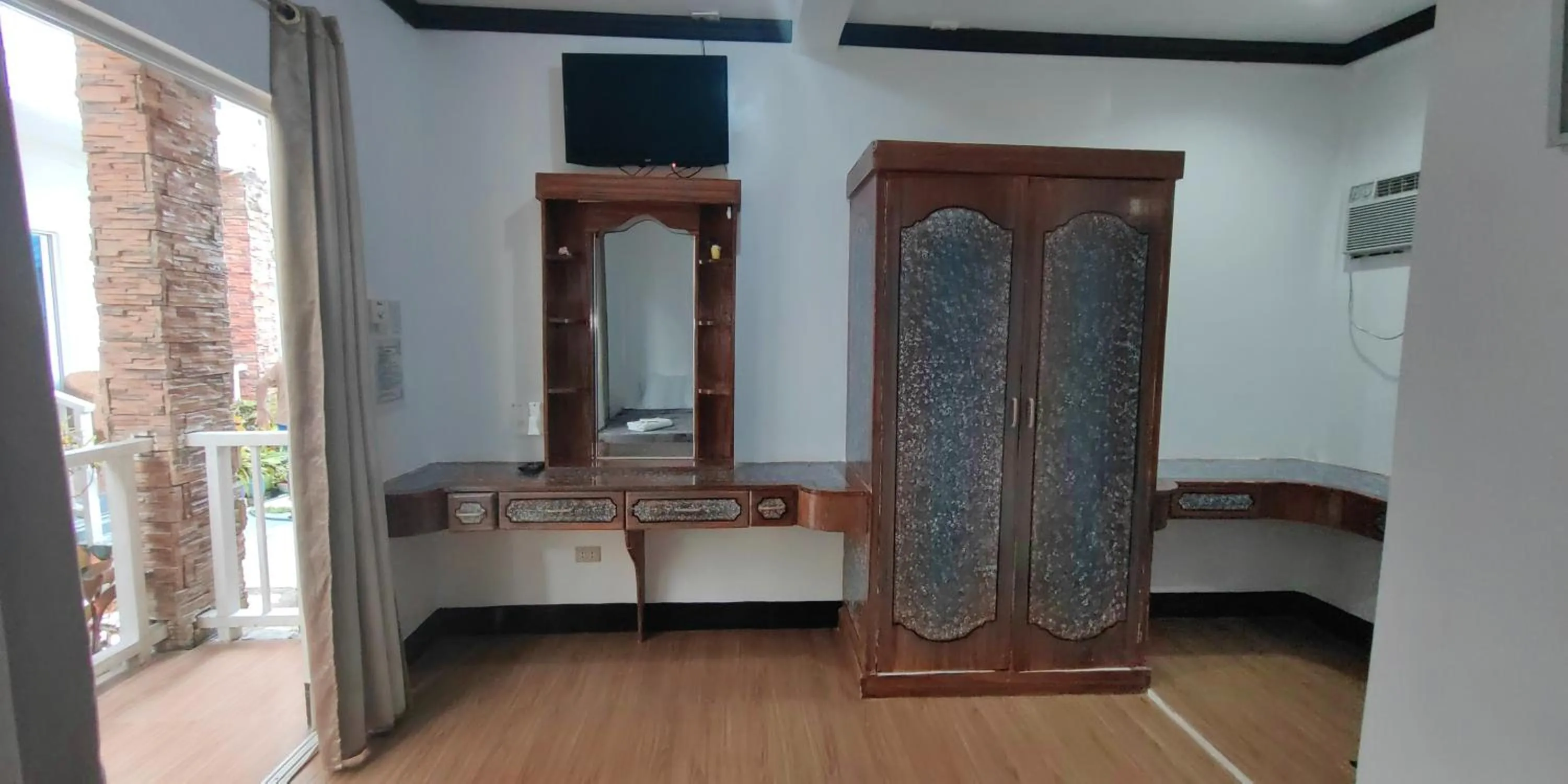 TV and multimedia in Chibel Summer Riverside Resort