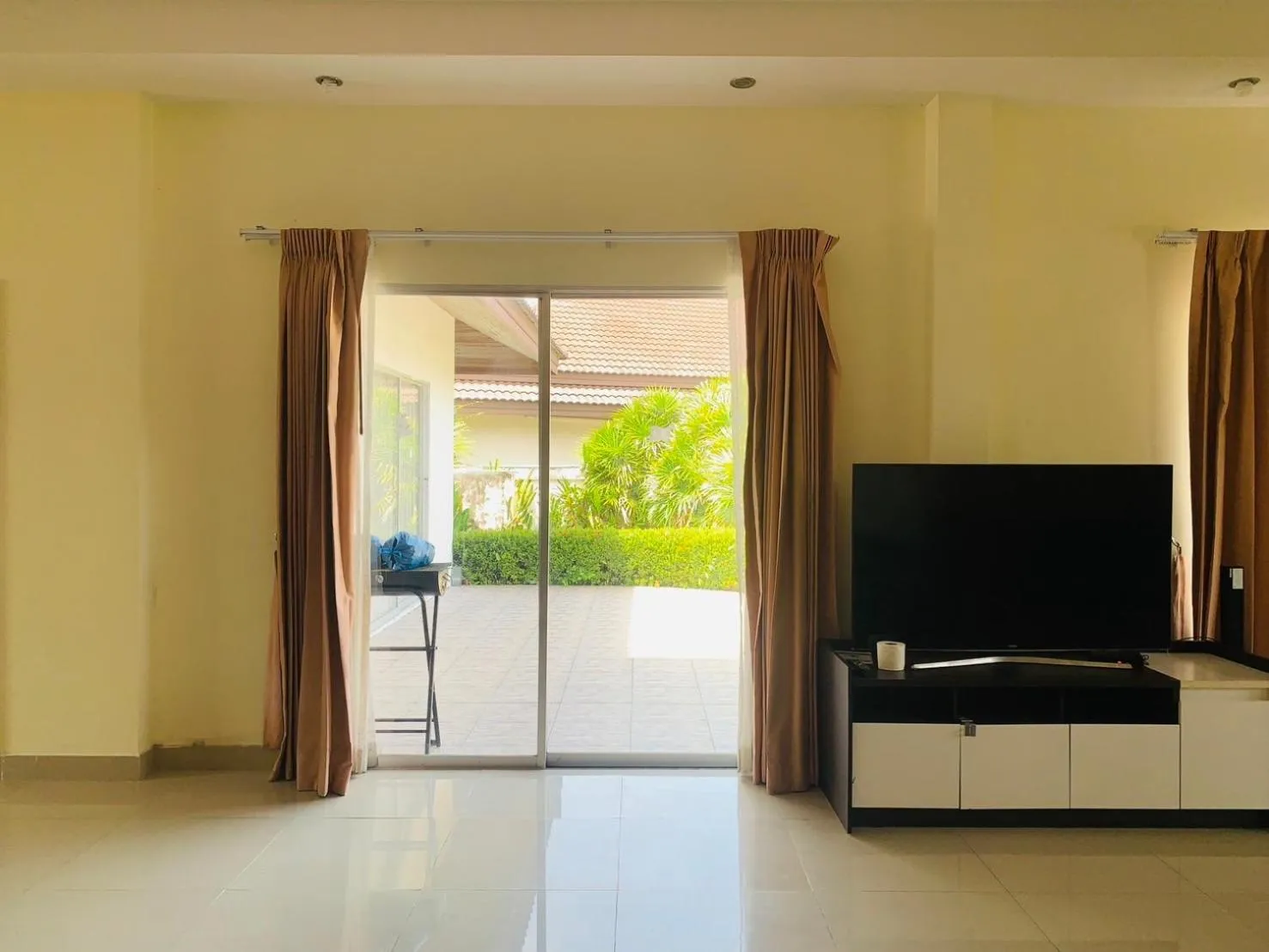 Guests in Unique Pool Villa Resort