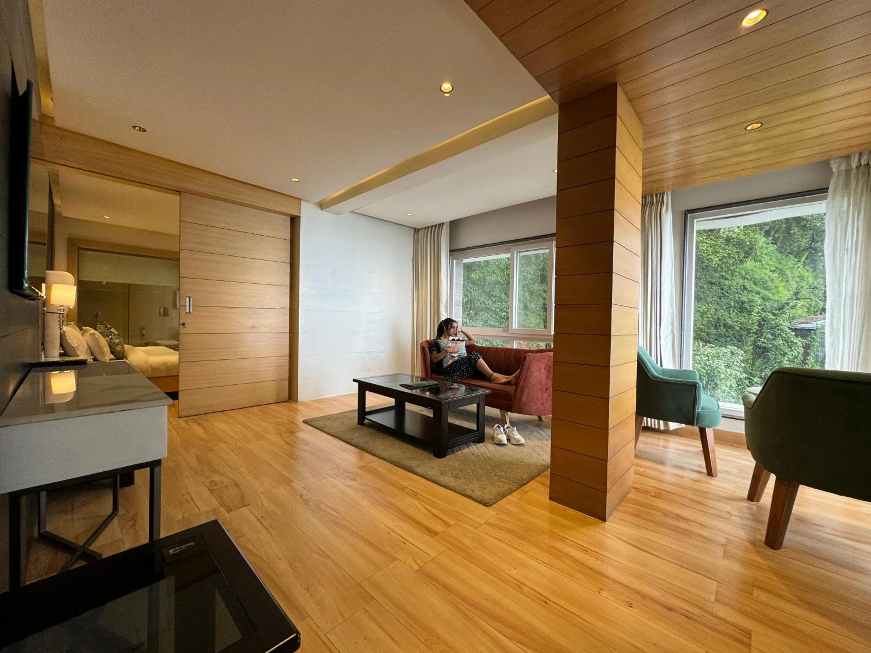 People in Hotel Rockland Residency