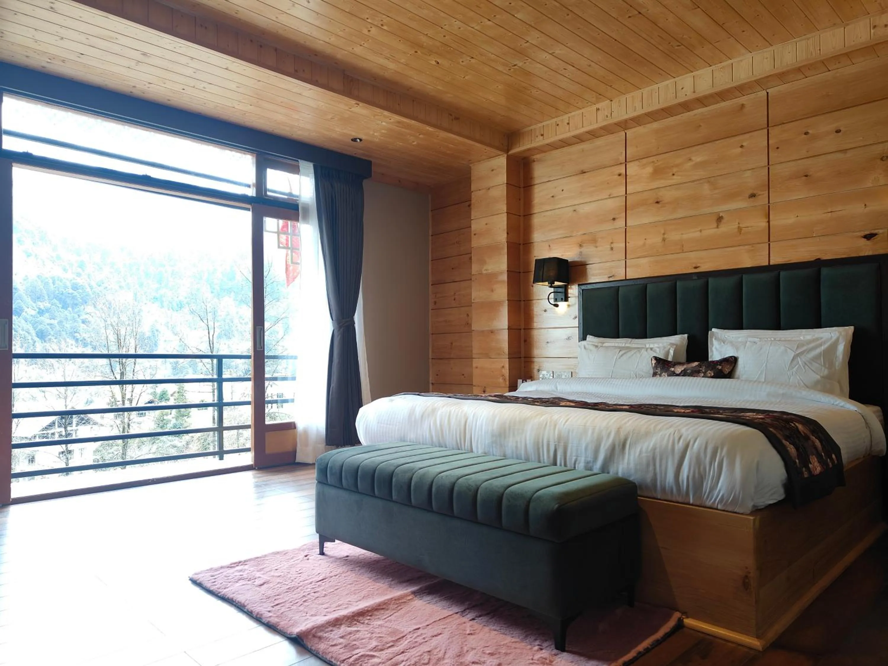 Bed in Mount Bayul Shangri-La Resort