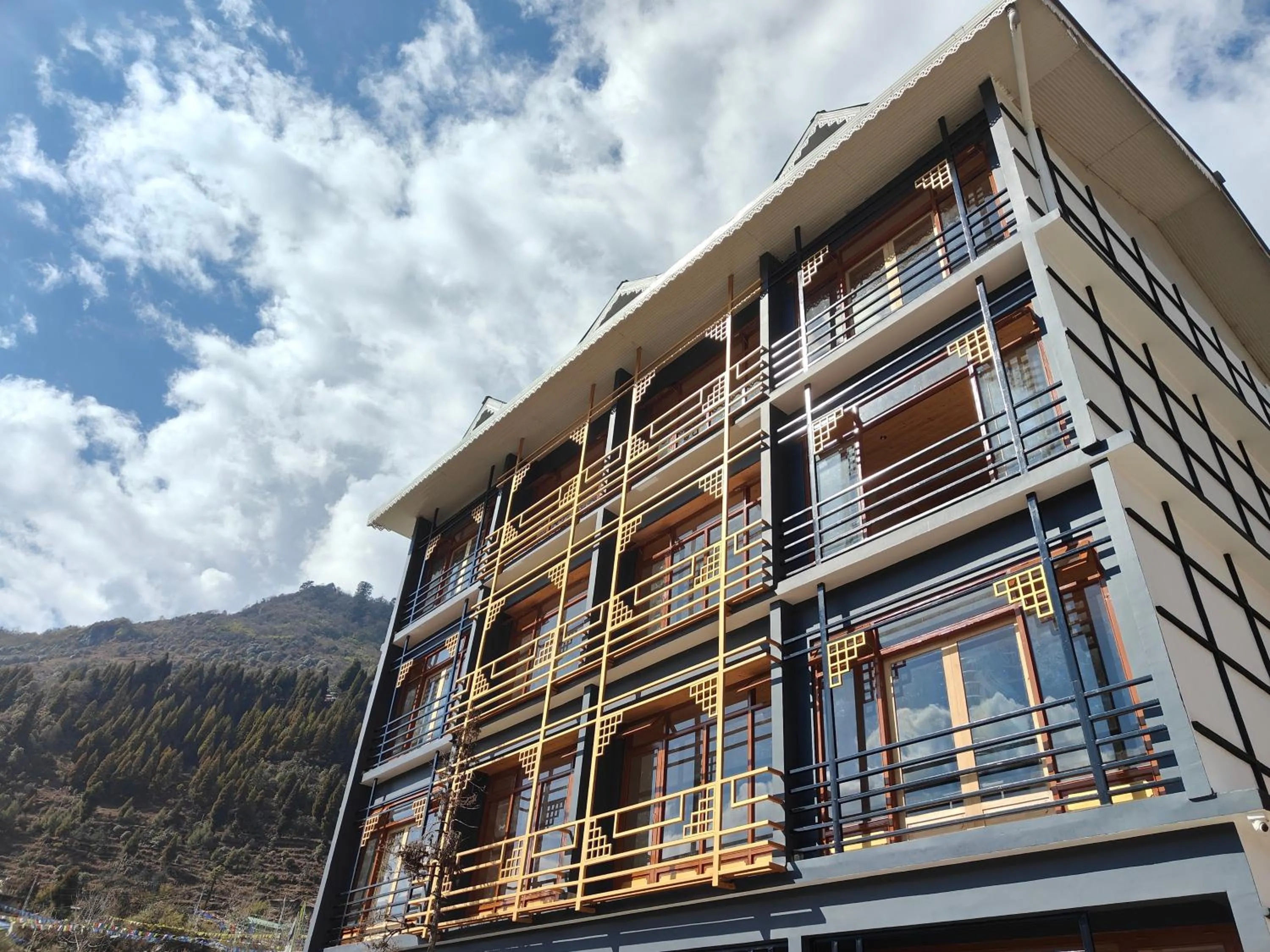 Property building in Mount Bayul Shangri-La Resort