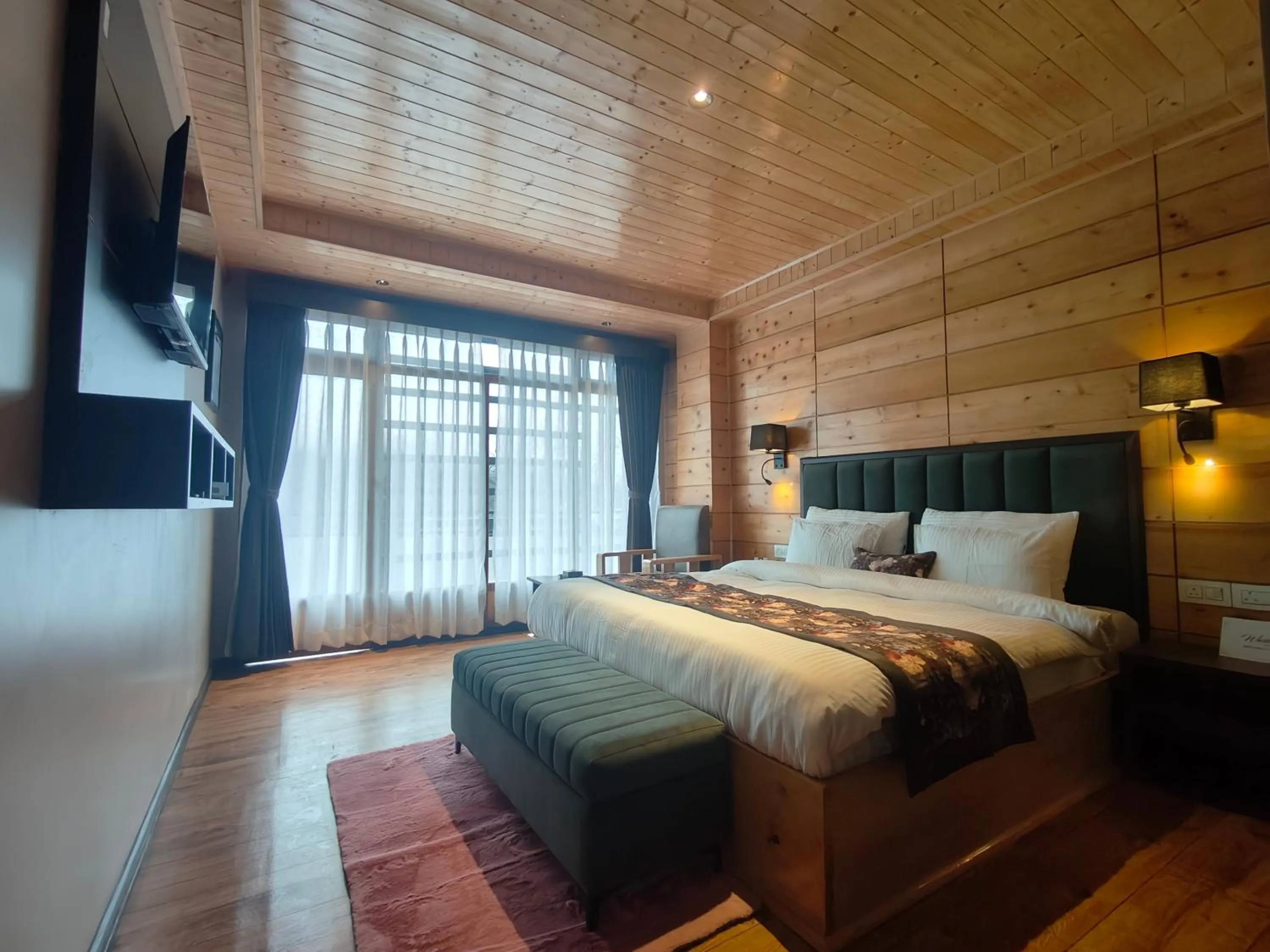 Bedroom, Bed in Mount Bayul Shangri-La Resort