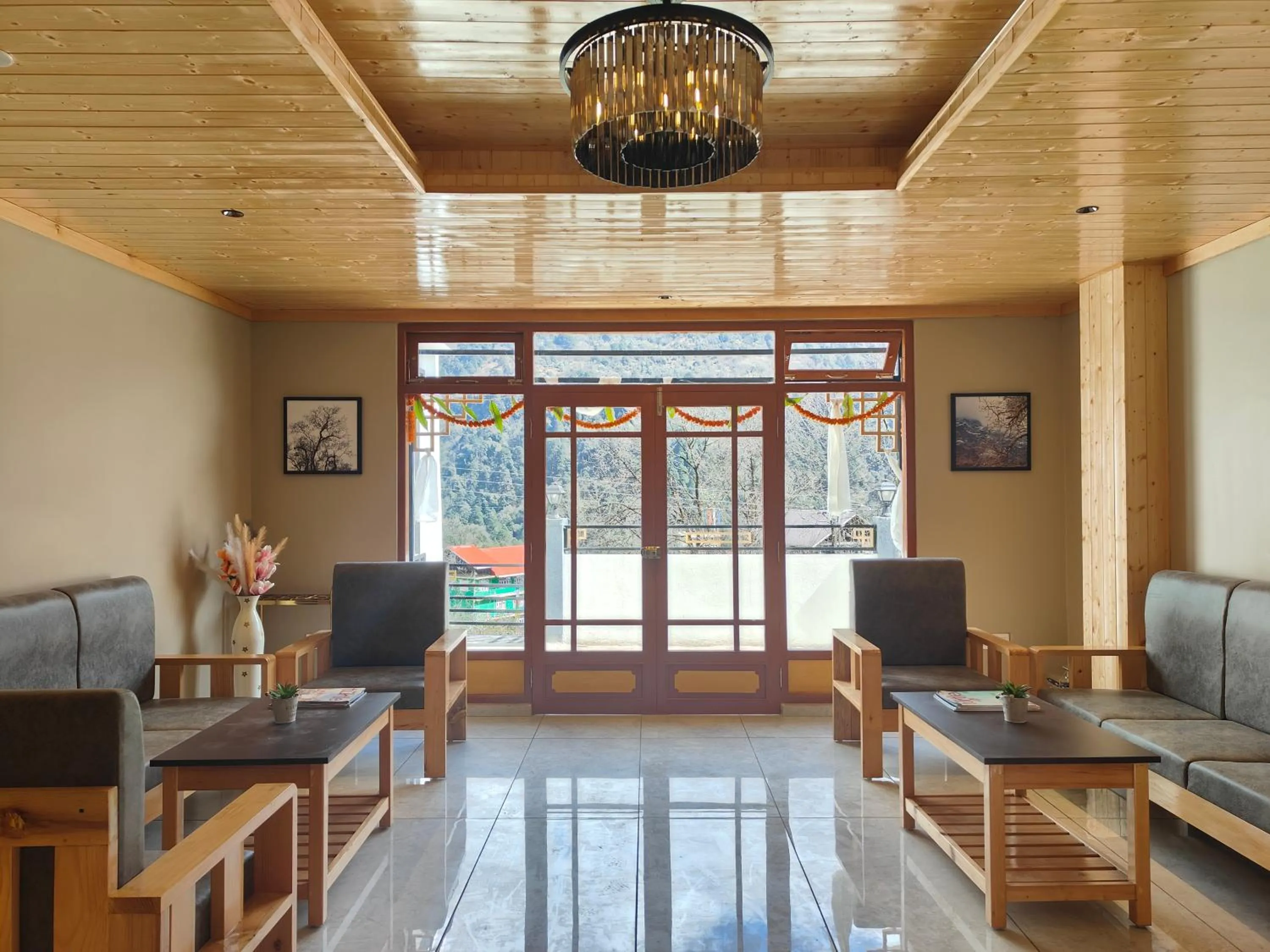 Lobby or reception in Mount Bayul Shangri-La Resort