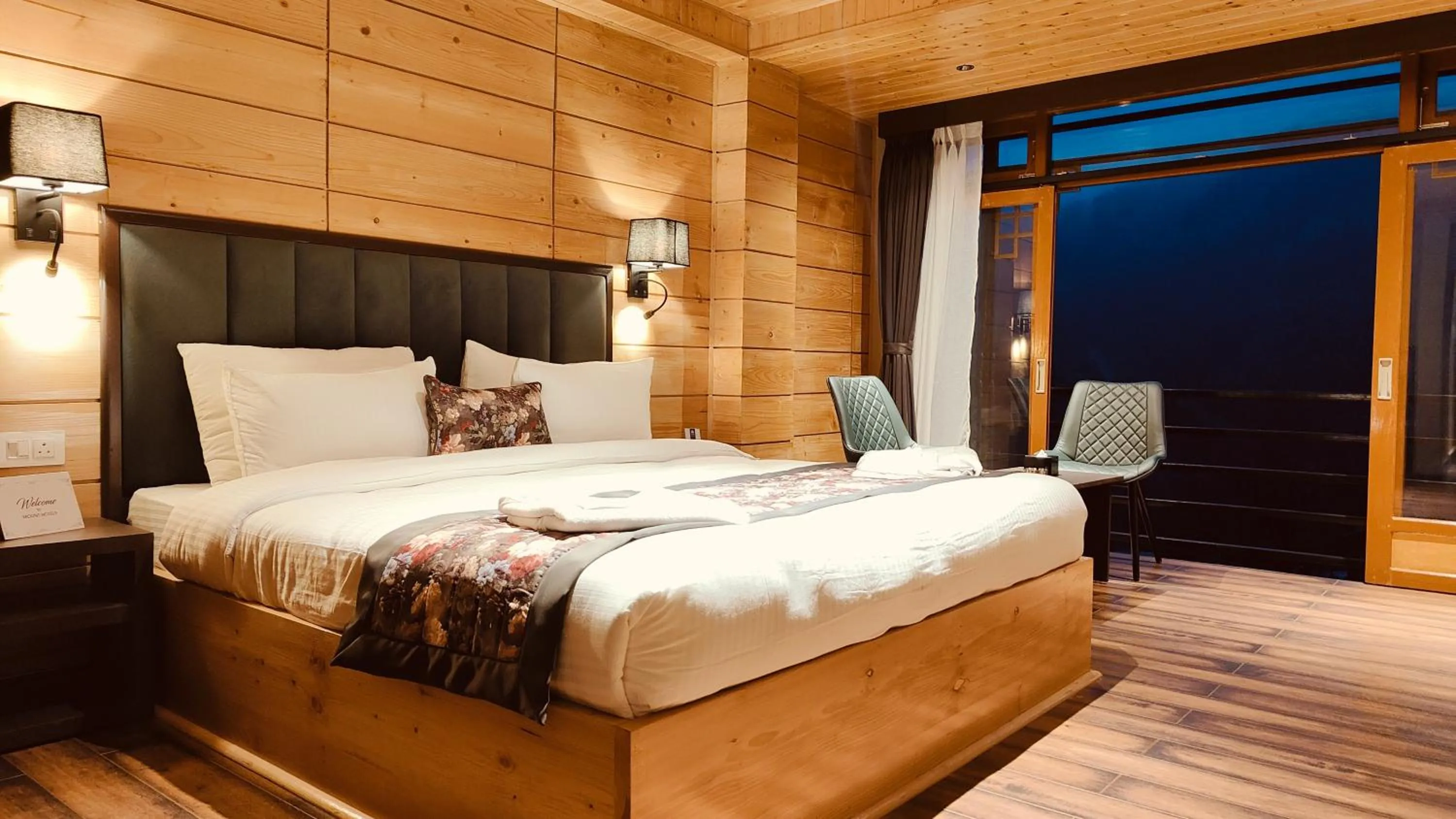 View (from property/room), Bed in Mount Bayul Shangri-La Resort