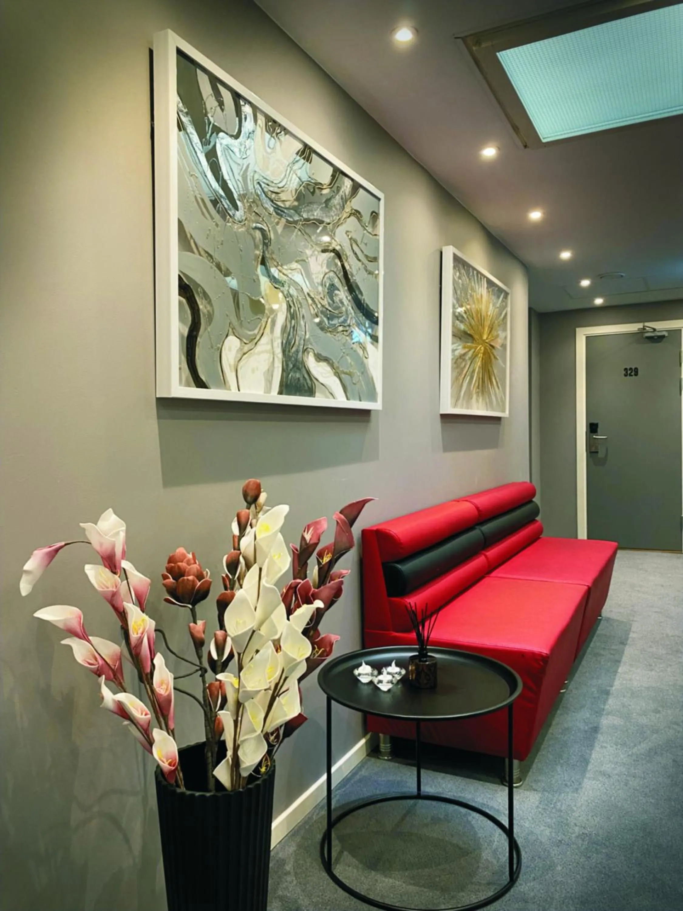 Seating area in Älvsjö stadshotell