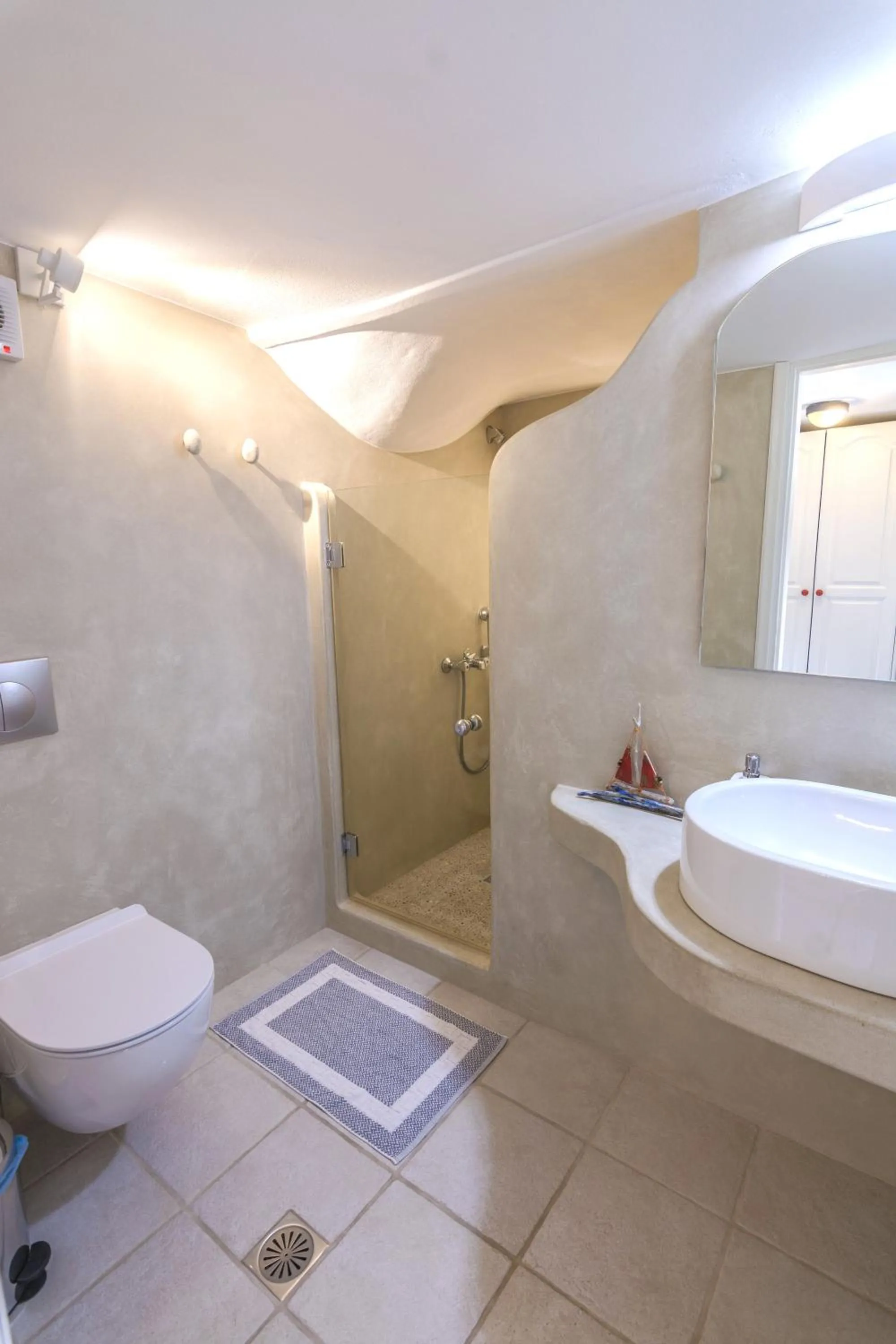 Shower in Sofi pension