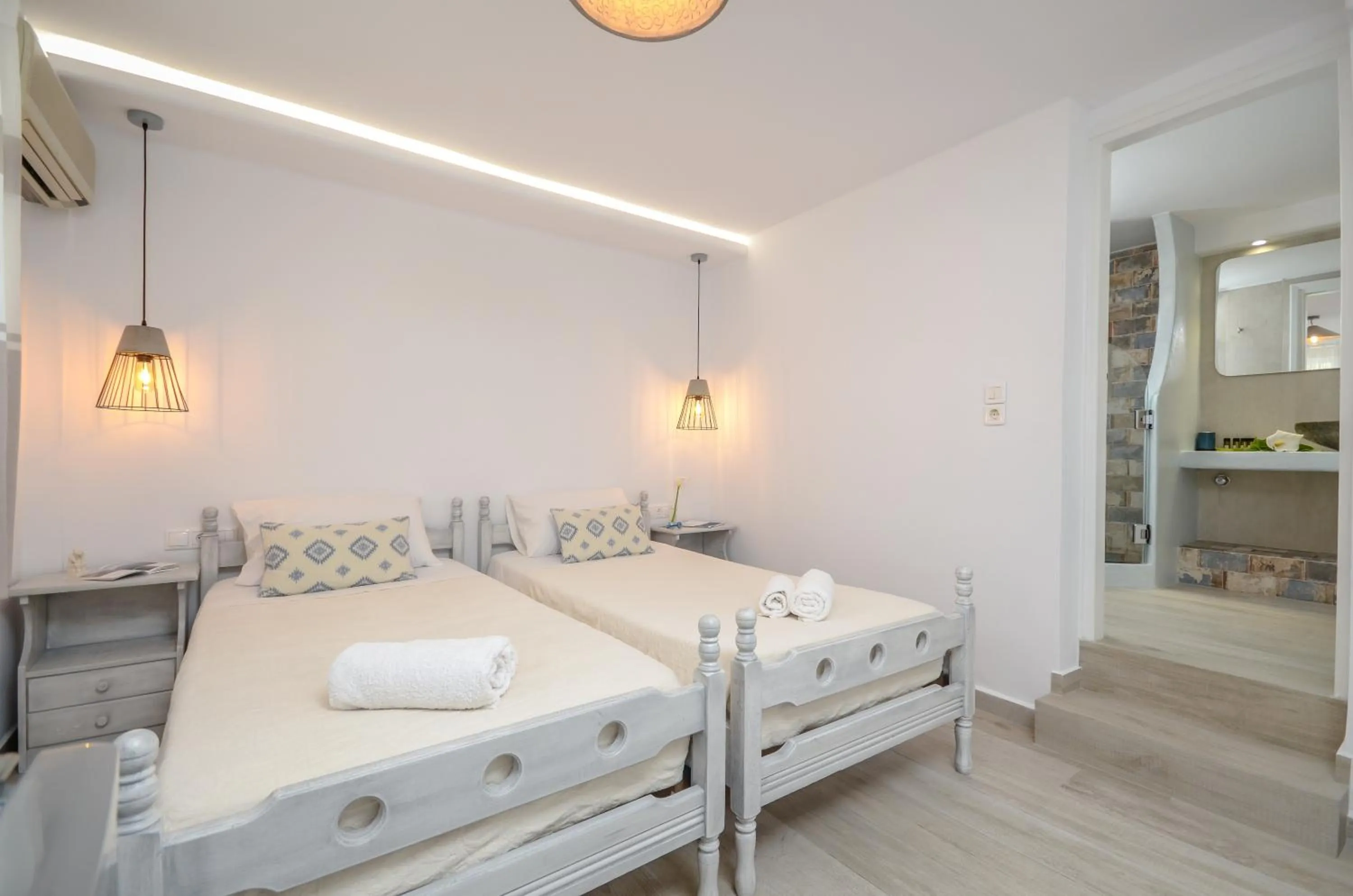 Photo of the whole room, Bed in Sofi pension