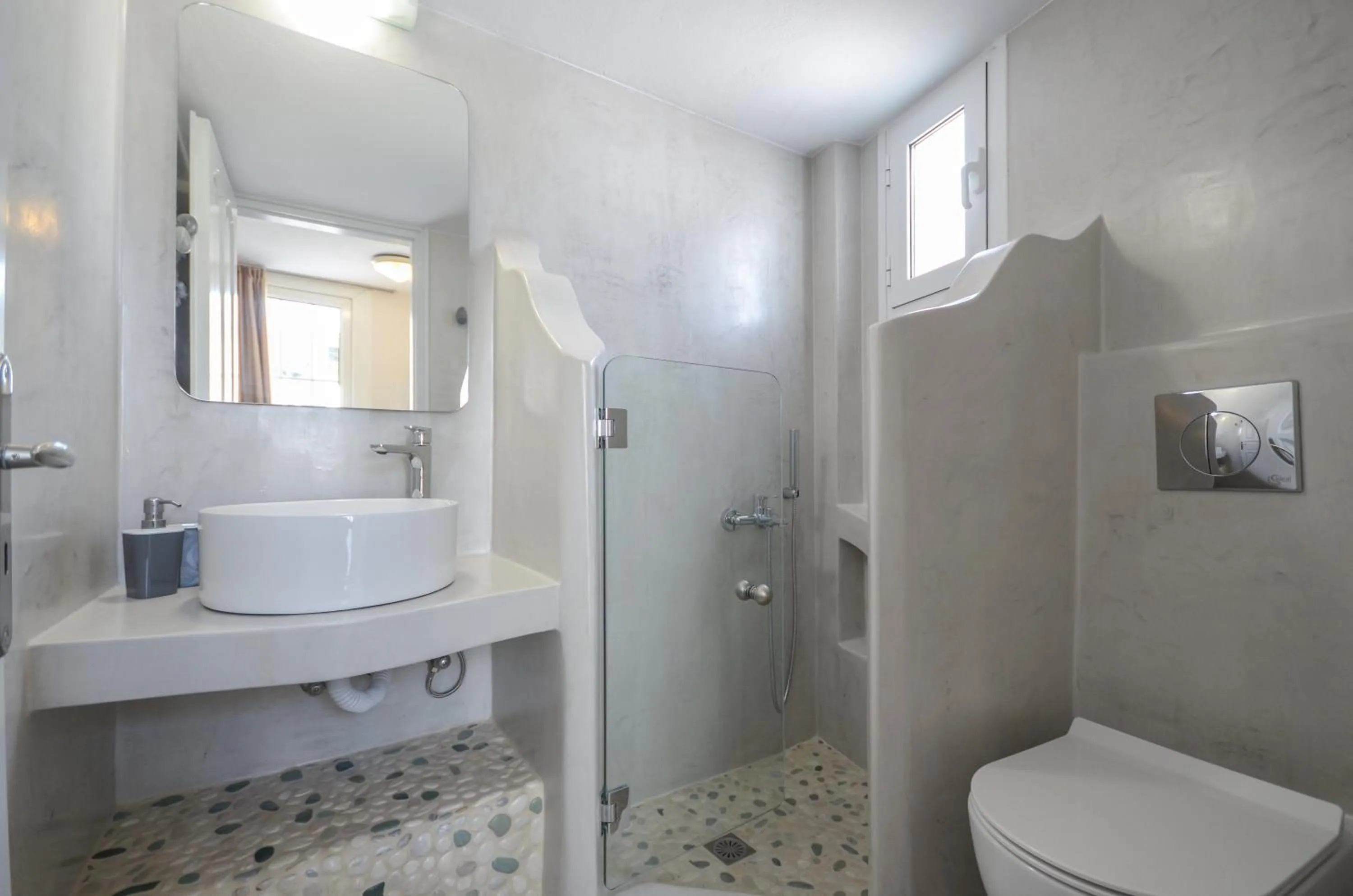 Shower in Sofi pension