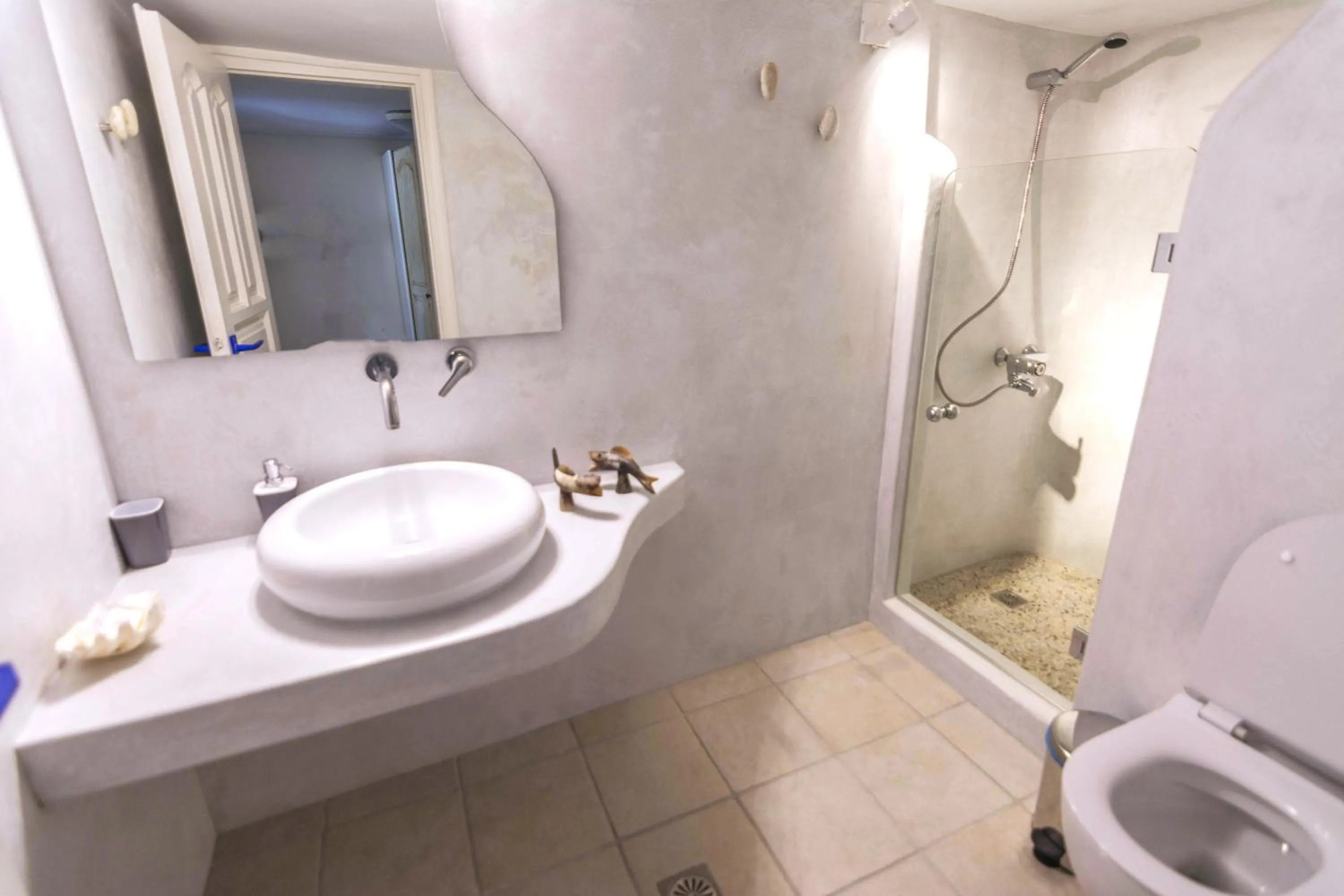 Shower in Sofi pension