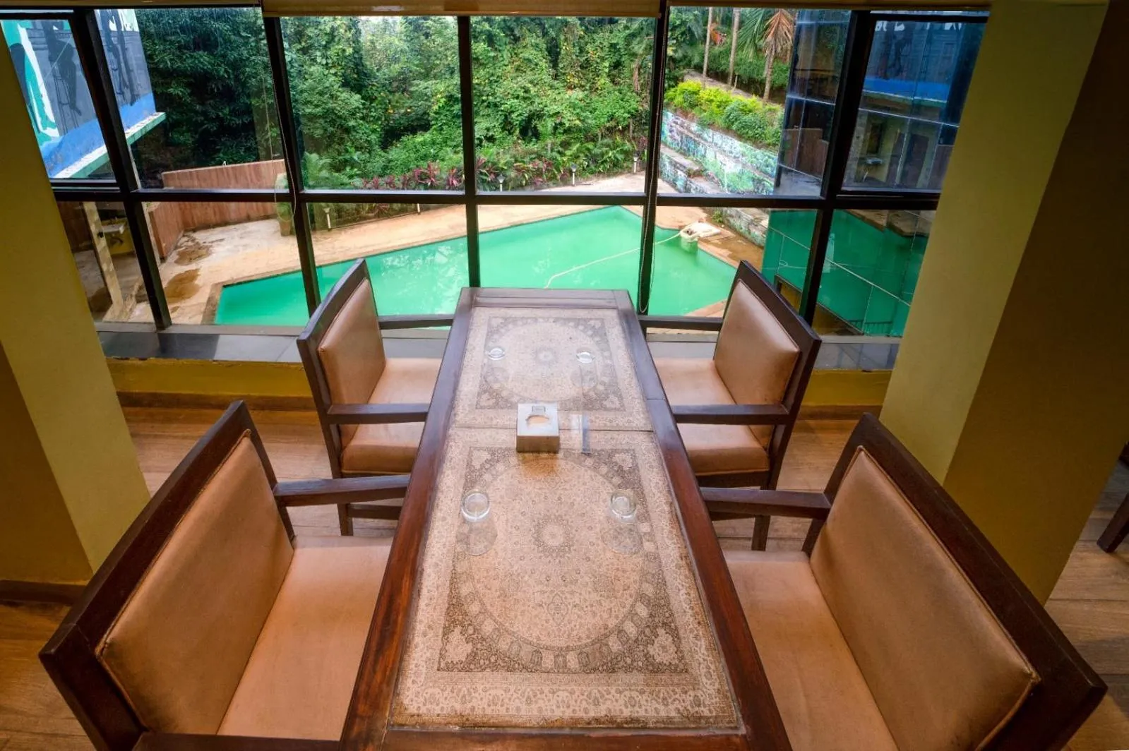 Restaurant/places to eat in Silvanus Forest Retreat, Alibaug