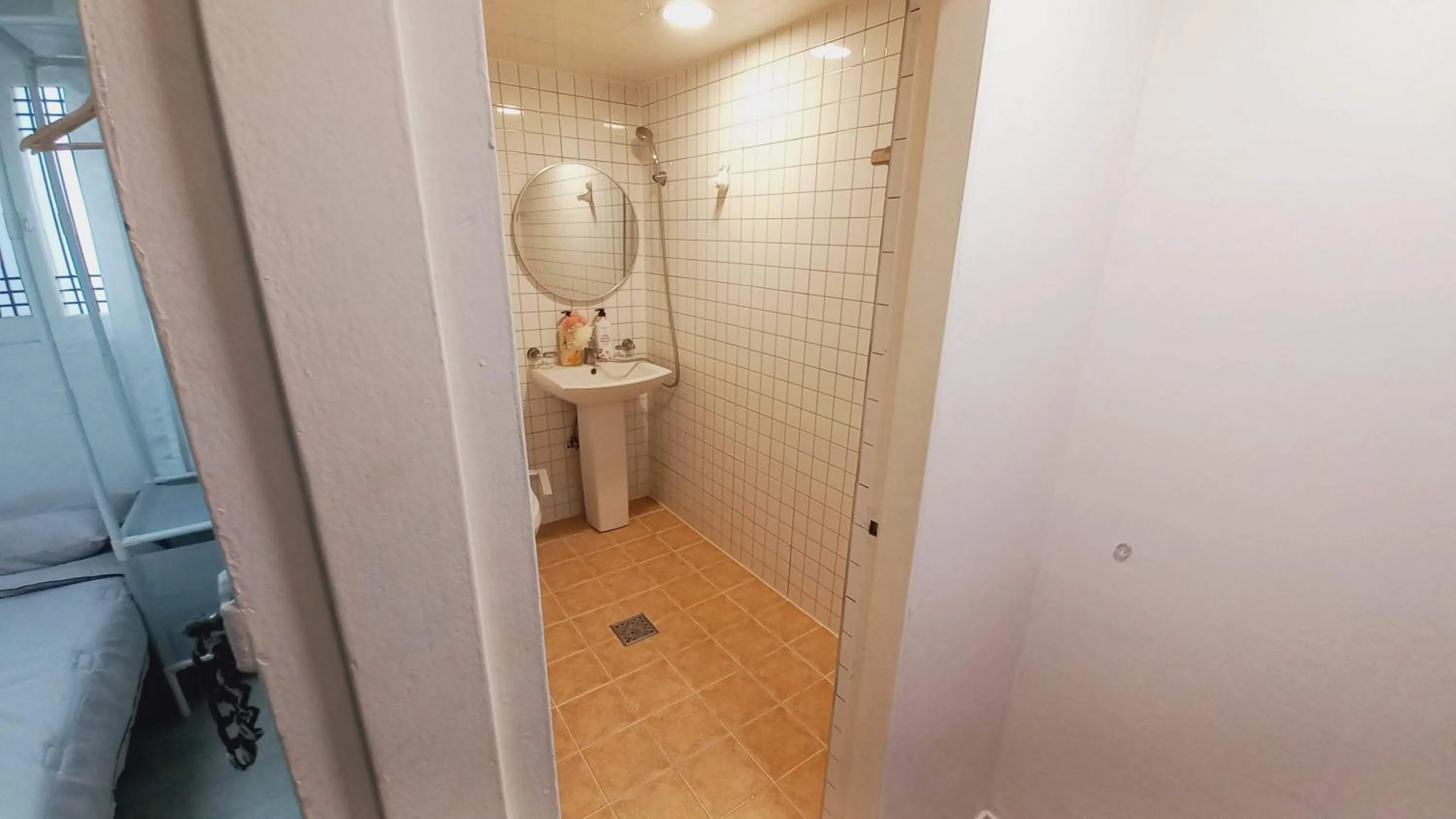 Bathroom in G Yongsan Inn