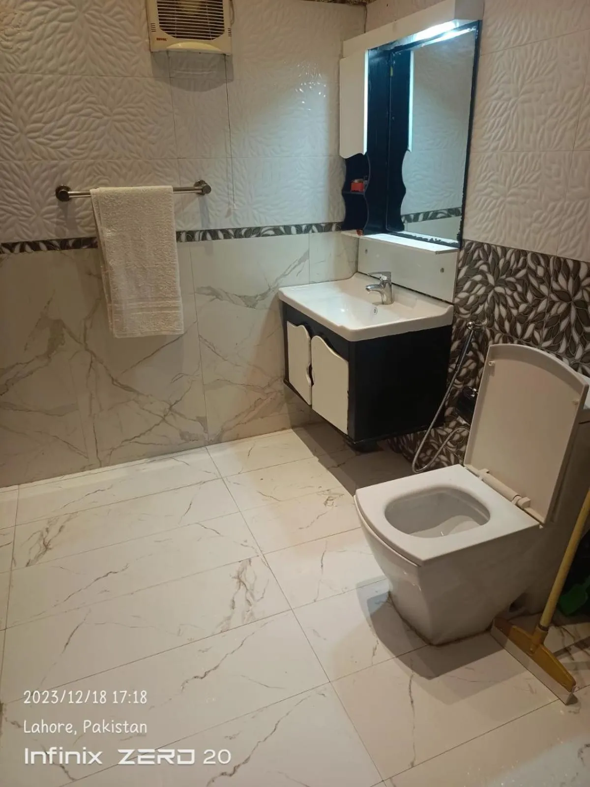 Bathroom in Grand AlFateh Hotel