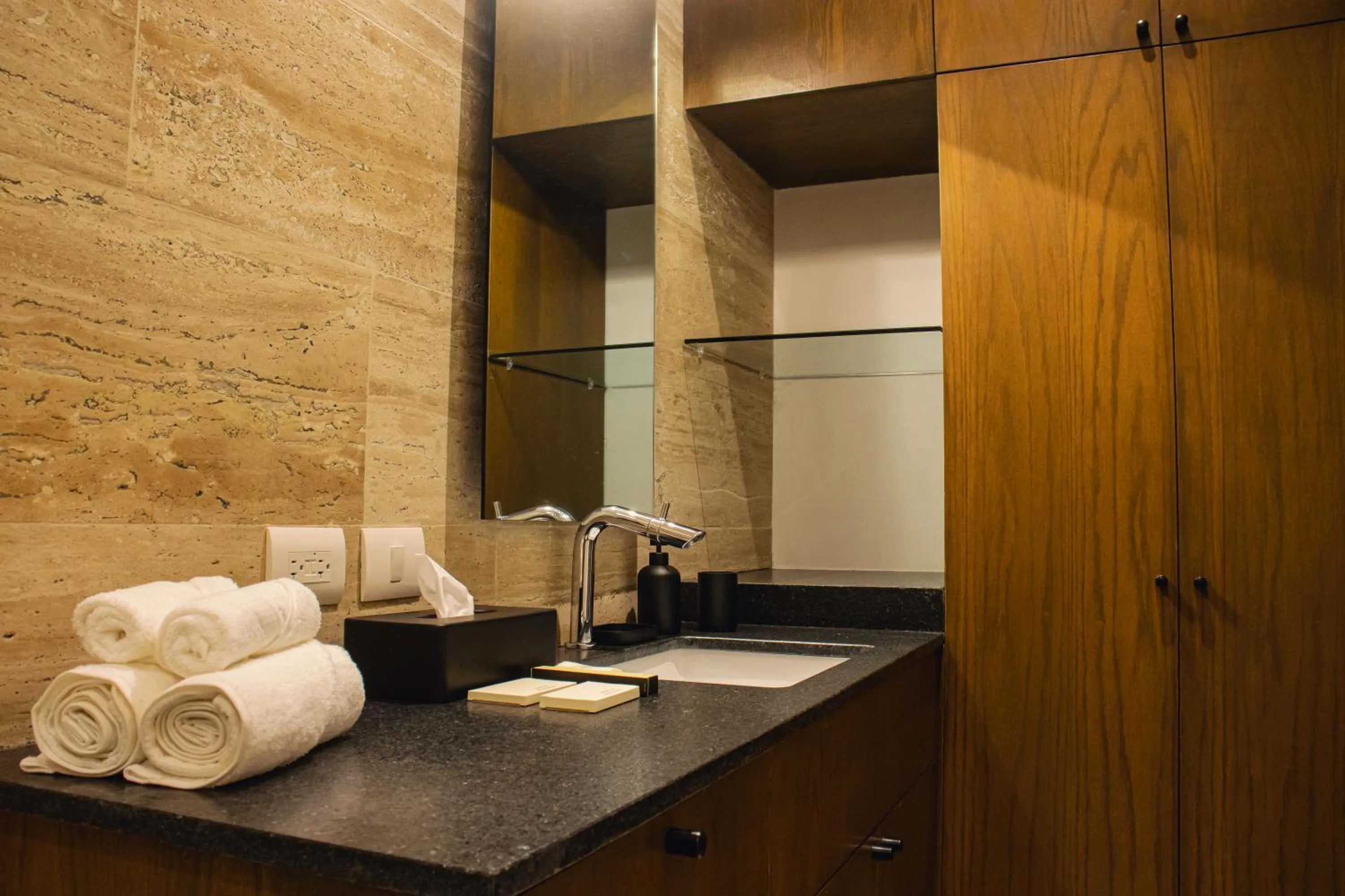 Bathroom in Casa Continental Hotel Boutique & Suites - Adults Only