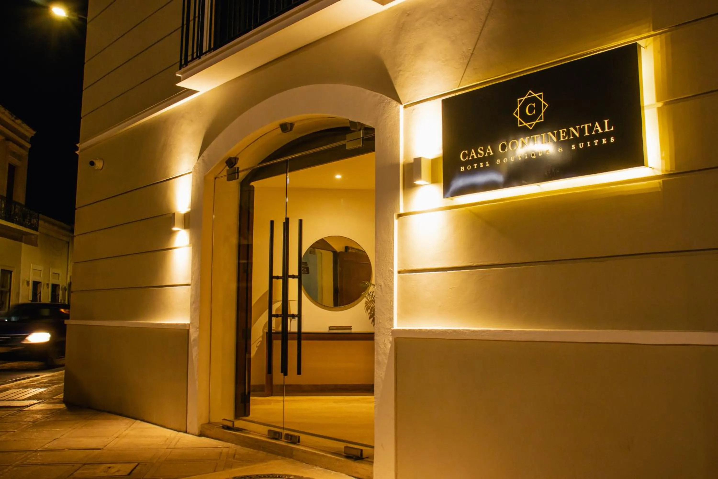 Facade/entrance in Casa Continental Hotel Boutique & Suites - Adults Only