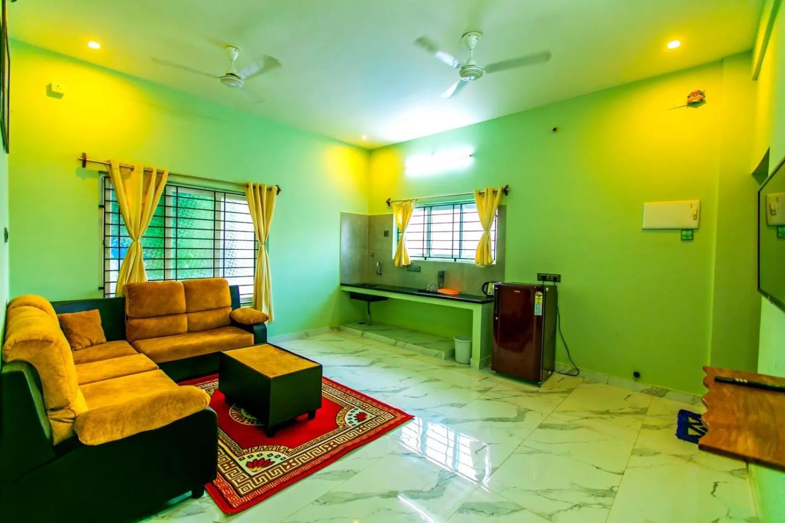 Dreamland Retreat with Swimming Pool
