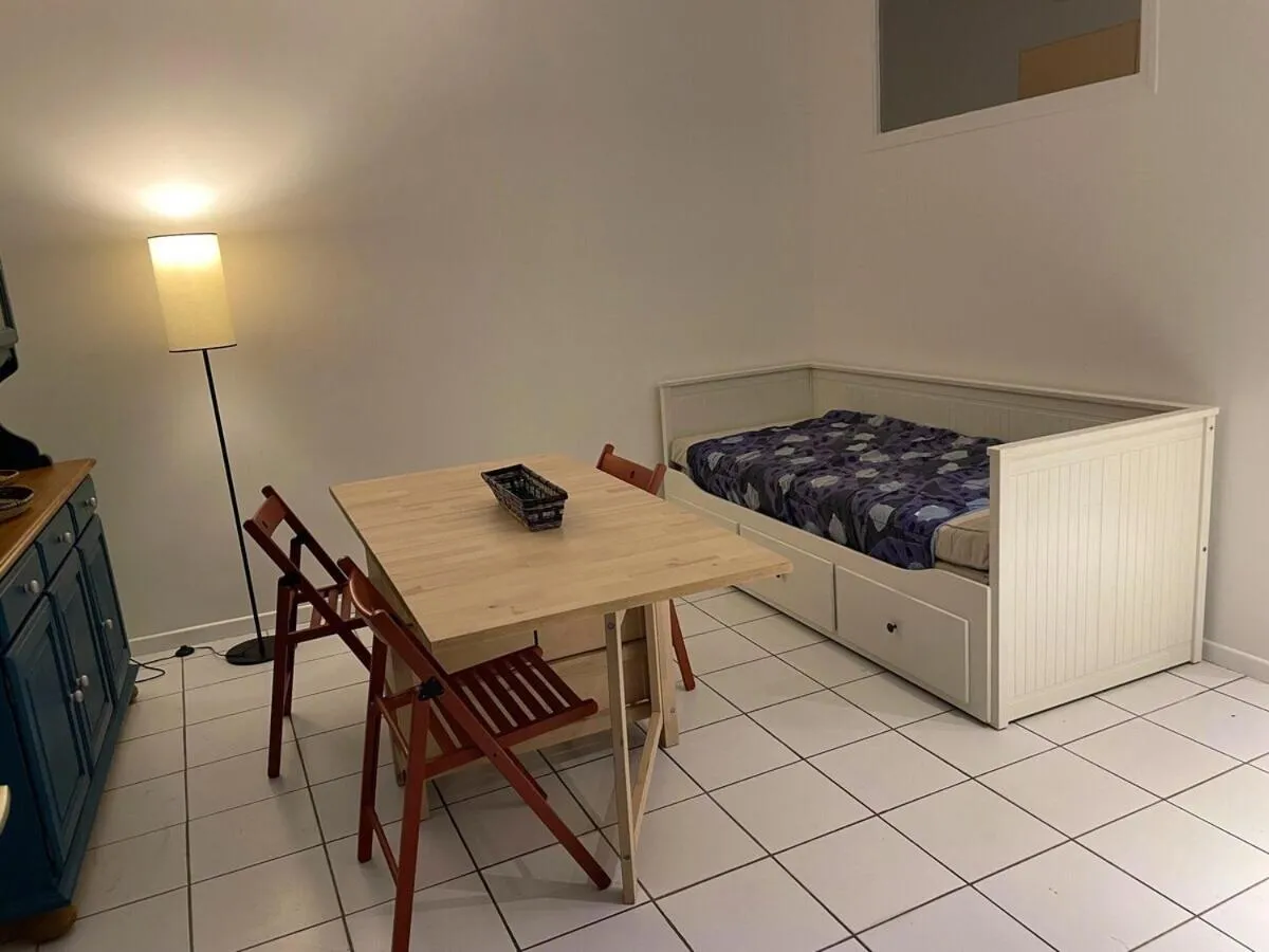 Bedroom in T2 proche Paris - stade de France - métro 13 - RDC